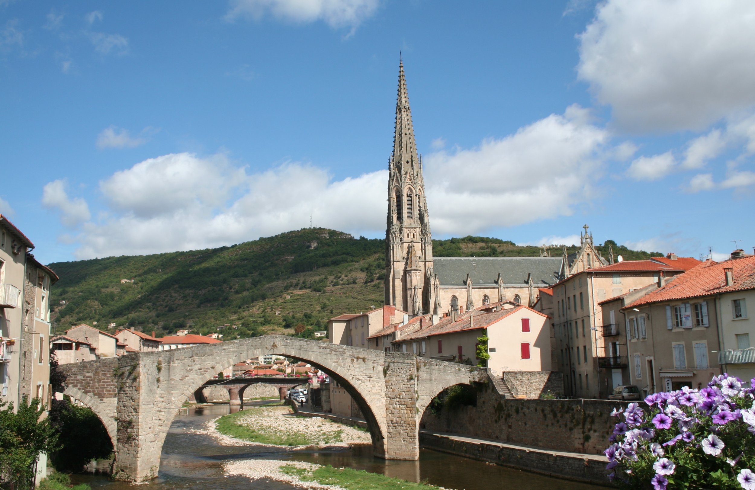 Saint-Affrique_pont.jpeg