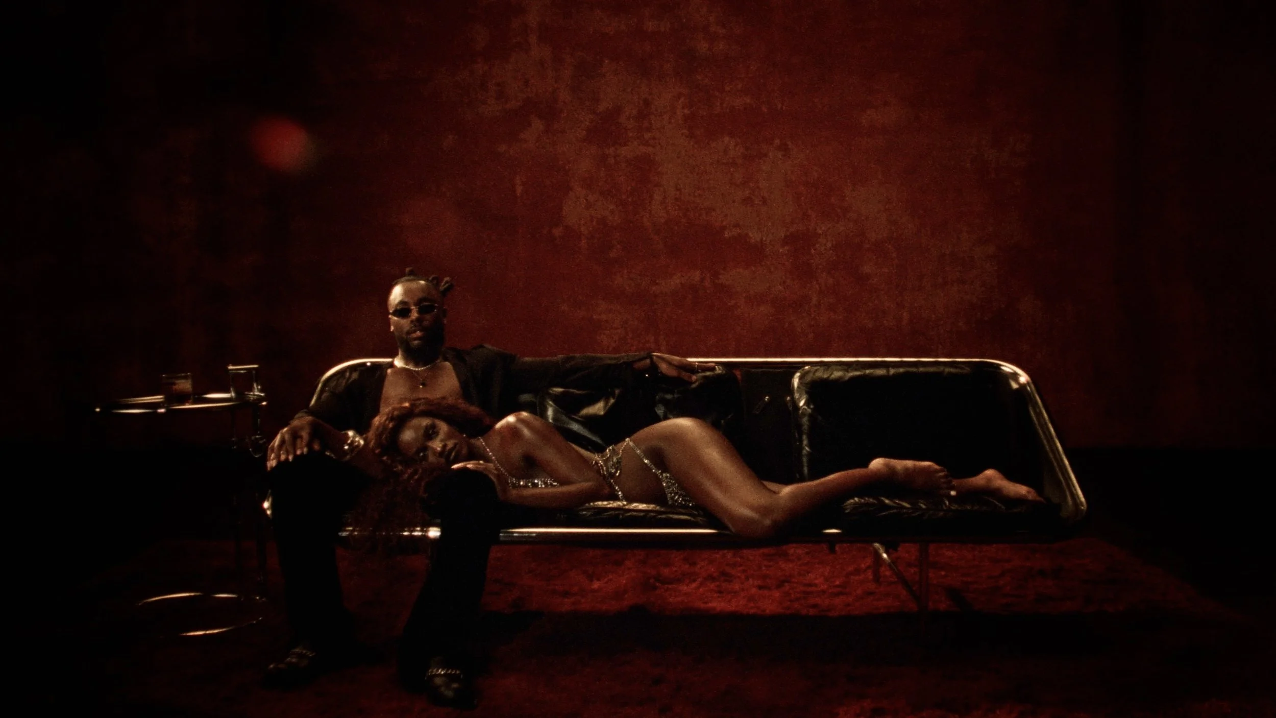 Johnny Venus ft. Ink "Sarahtonin"