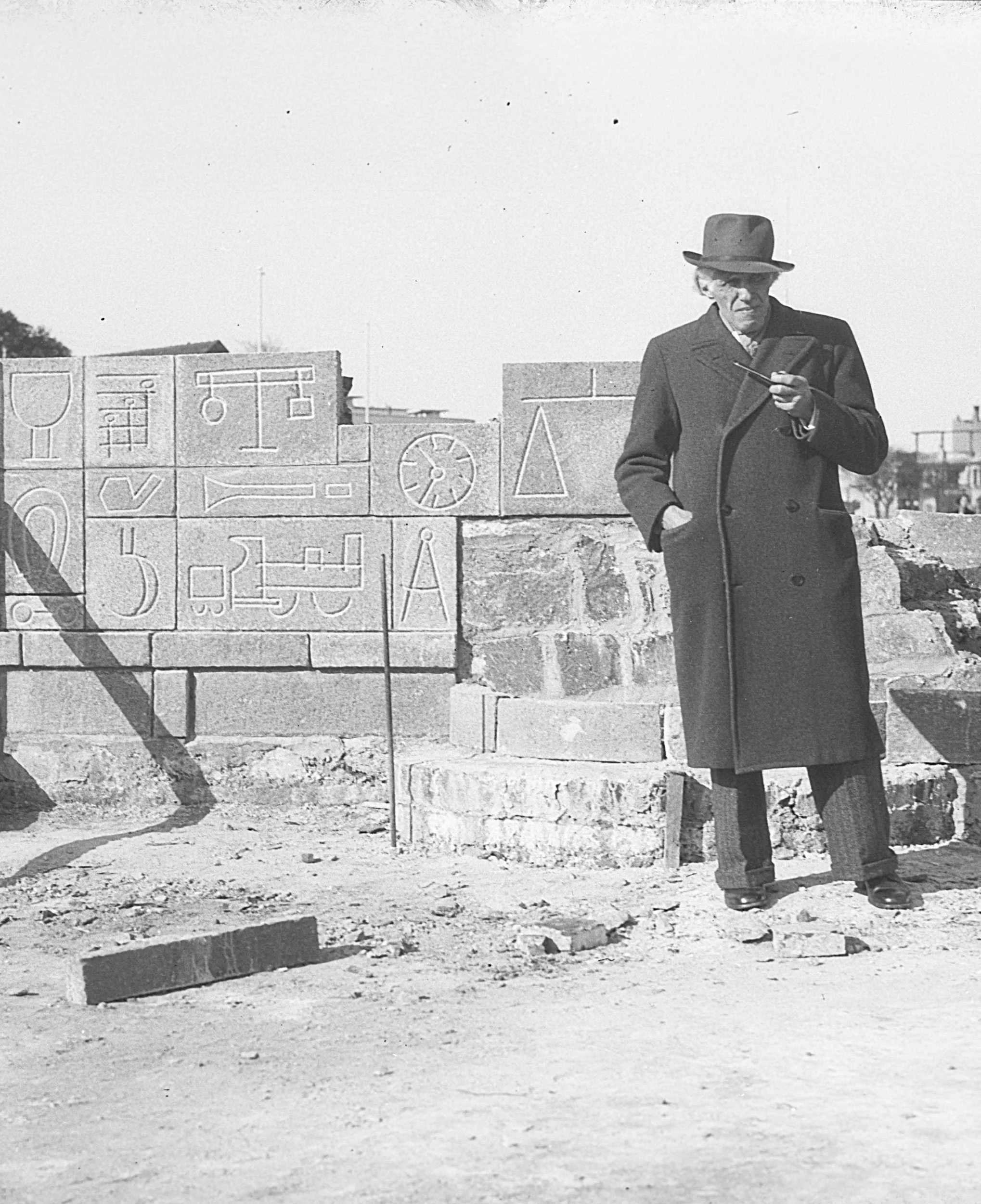 Joaquín Torres-García supervising the construction of Cosmic Monument, Montevideo, c. 1938.