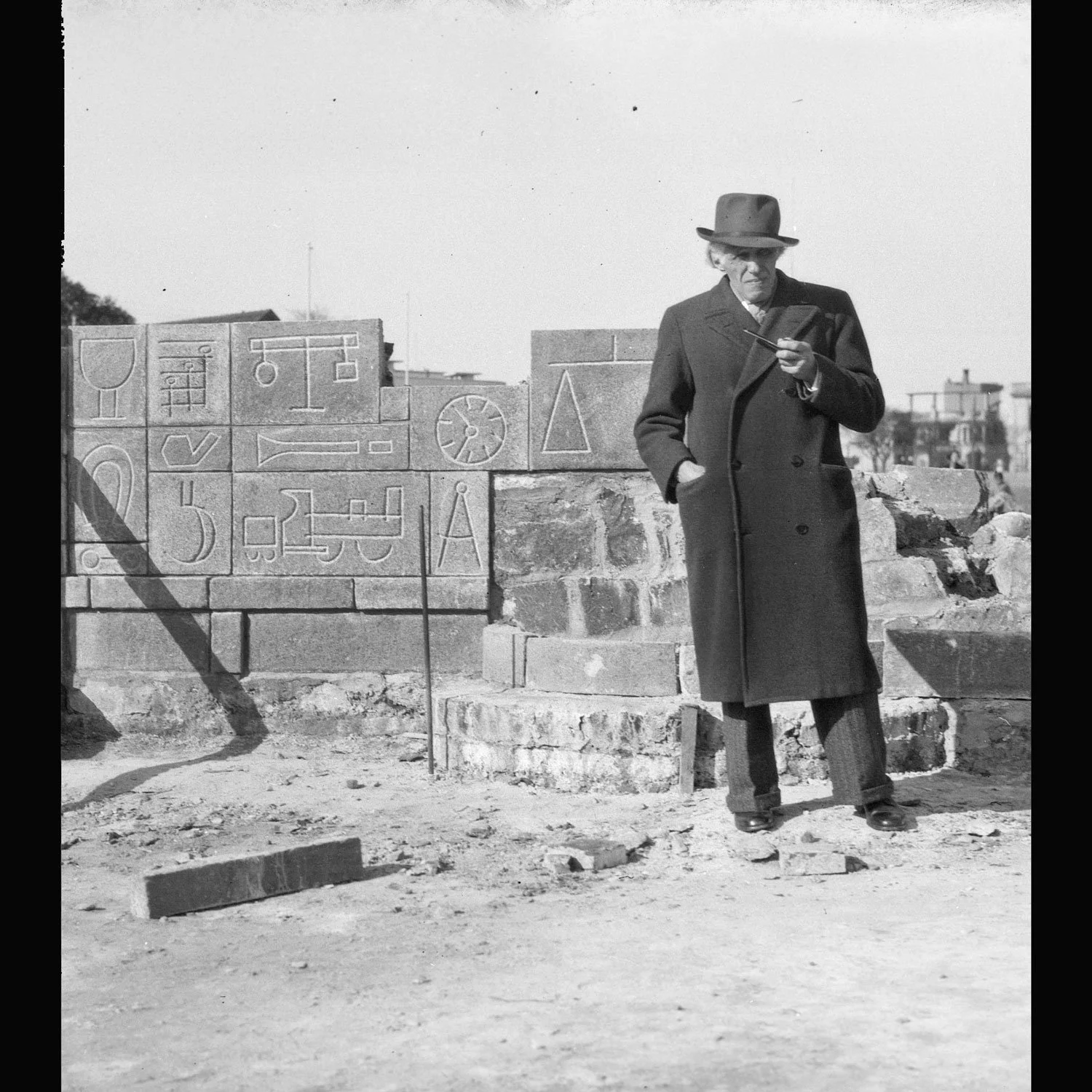 Joaquín Torres-García supervising the construction of Cosmic Monument, Montevideo, c. 1938.
