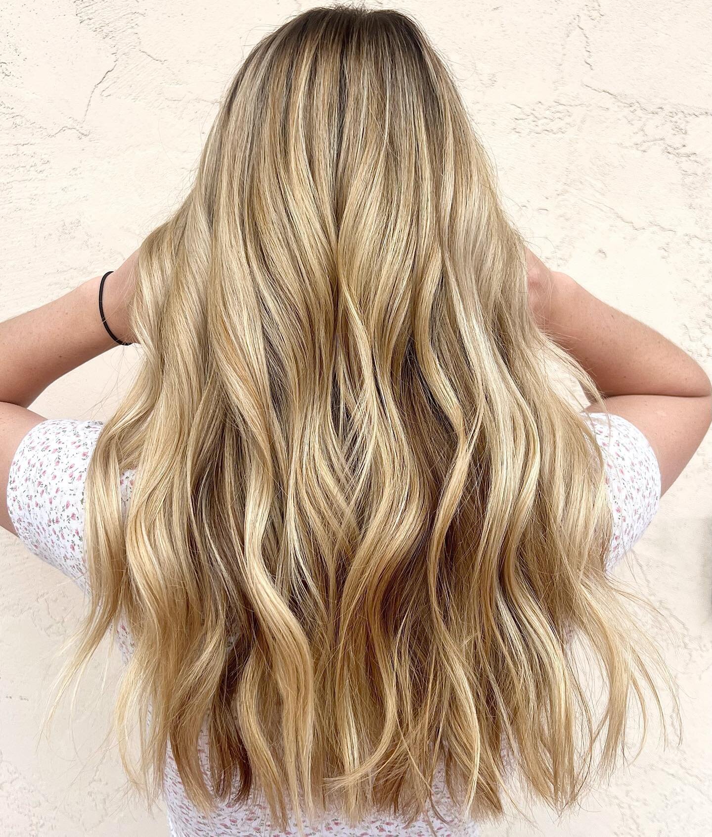 Let&rsquo;s brighten up this spring 🤍✨
Book through link in bio 🫶🏼 

Loved brightening up her blonde &amp; blending out the root! 

We did a partial balayage + smudge to brighten up her hair for prom!! 

Colored &amp; washed &amp; styled with all 