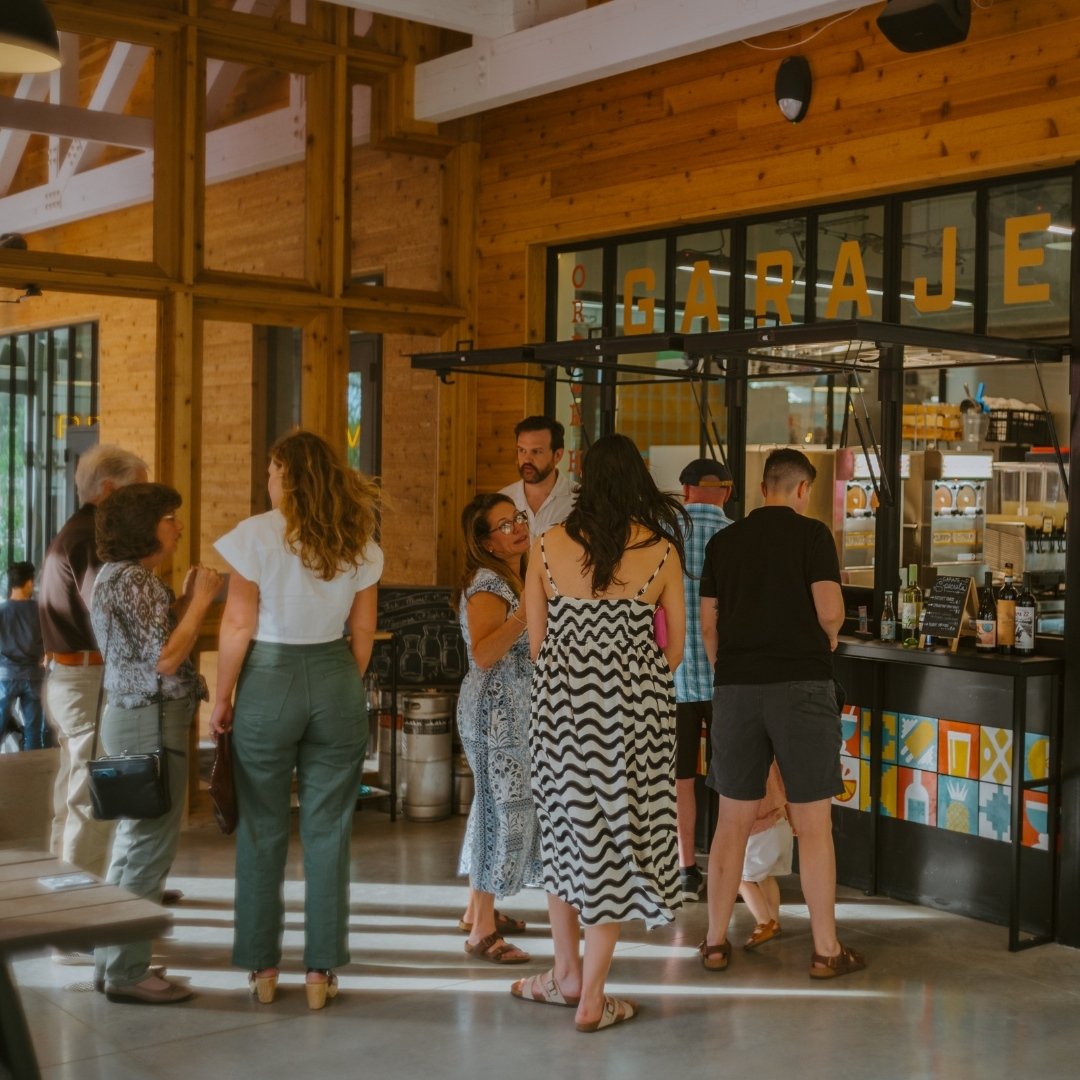 Did you know we have weekly Friday Night Markets here at @makereadymkt? 🤩

Last week's event was a tremendous success, with a huge thanks to @thetexasmarket! Seeing our community come together and enjoy themselves is exactly what we envisioned when 