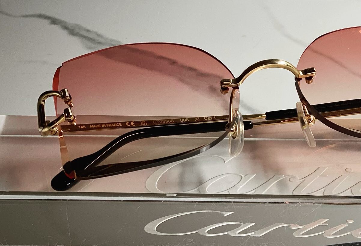 Pretty in Pink 🎀 

We&rsquo;ve been playing around in the Cartier archives a ton this year and pulled this beauty out for spring! 

Available Now | DM us for more info

#cartier #cartiereyewear #cartierglasses #cartiersunglasses #cartierrimless #cus