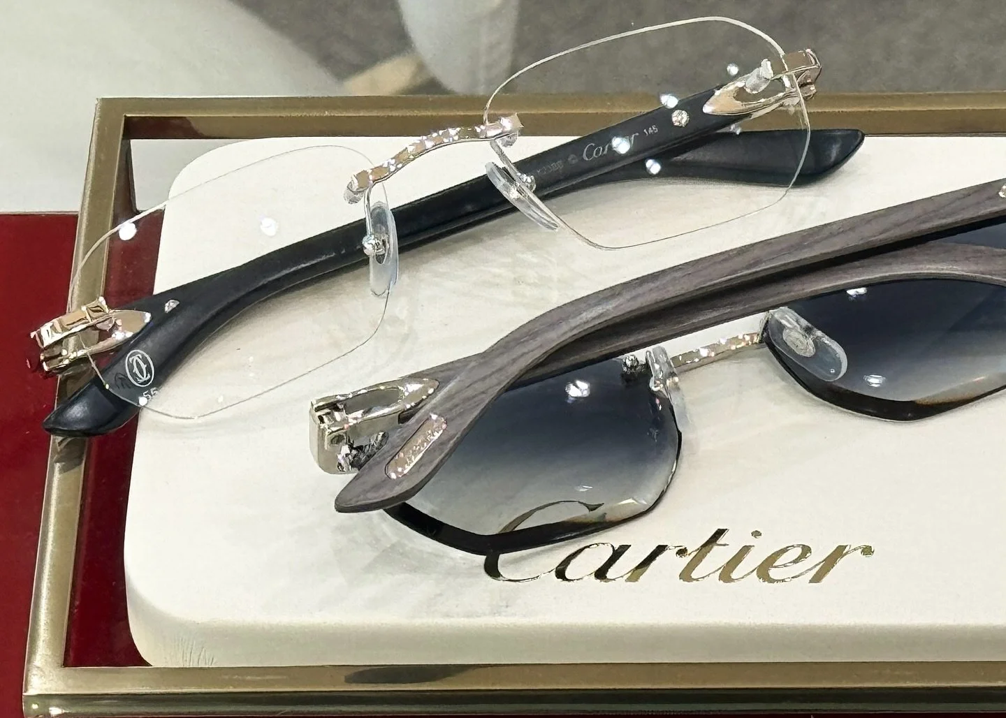 Available for Pre-Order | Follow the link in our bio shop this colorway and more. 

📸 | Cartier CT0582S 

&bull;
&bull;
&bull;
&bull;
&bull;
#cartier #cartierglasses #cartiereyewear #cartierrimless #customcartier #luxury #luxuryglasses #luxuryeyewea