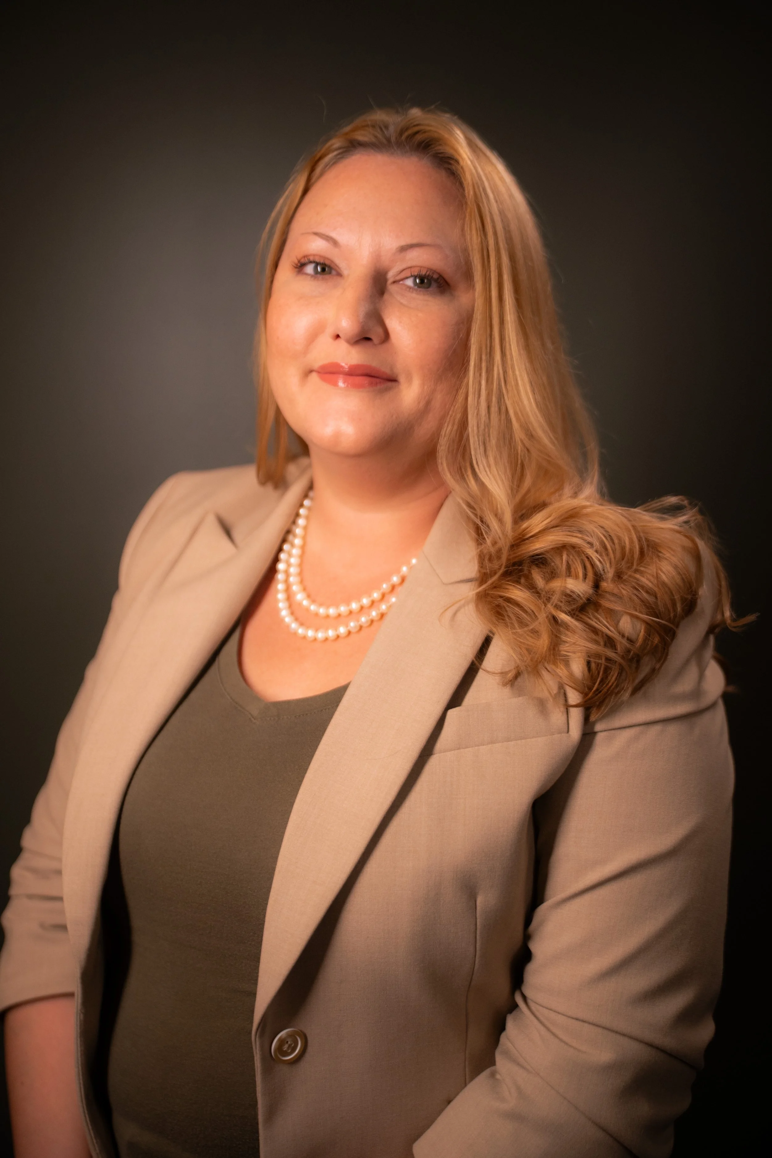 Summer Cartwright, licensed therapist at Love Roots Therapy offering teletherapy in Texas, Montana, Michigan, New York, and Oregon