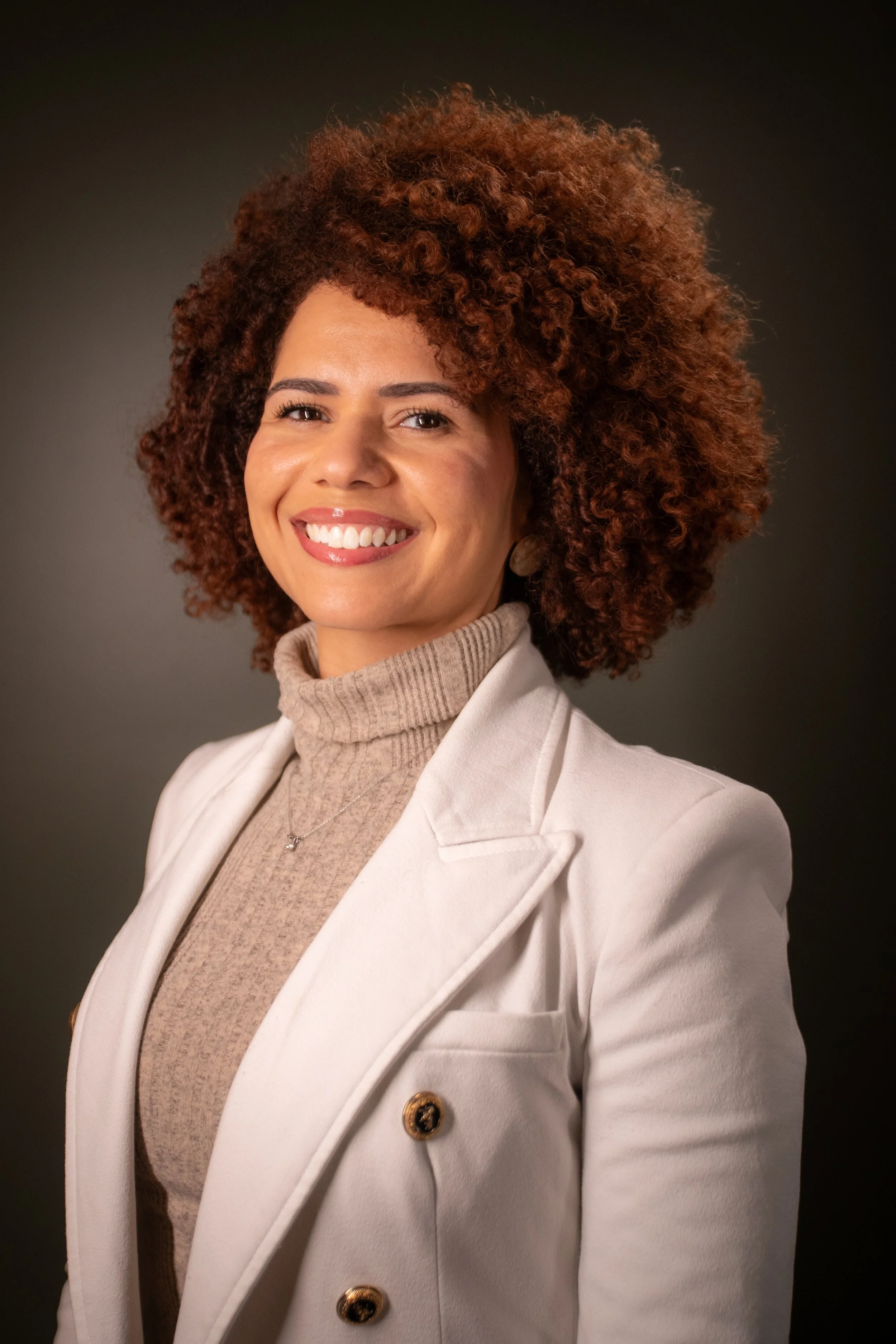 Sarah Washington, licensed therapist at Love Roots Therapy offering teletherapy in Texas, Montana, Michigan, New York, and Oregon