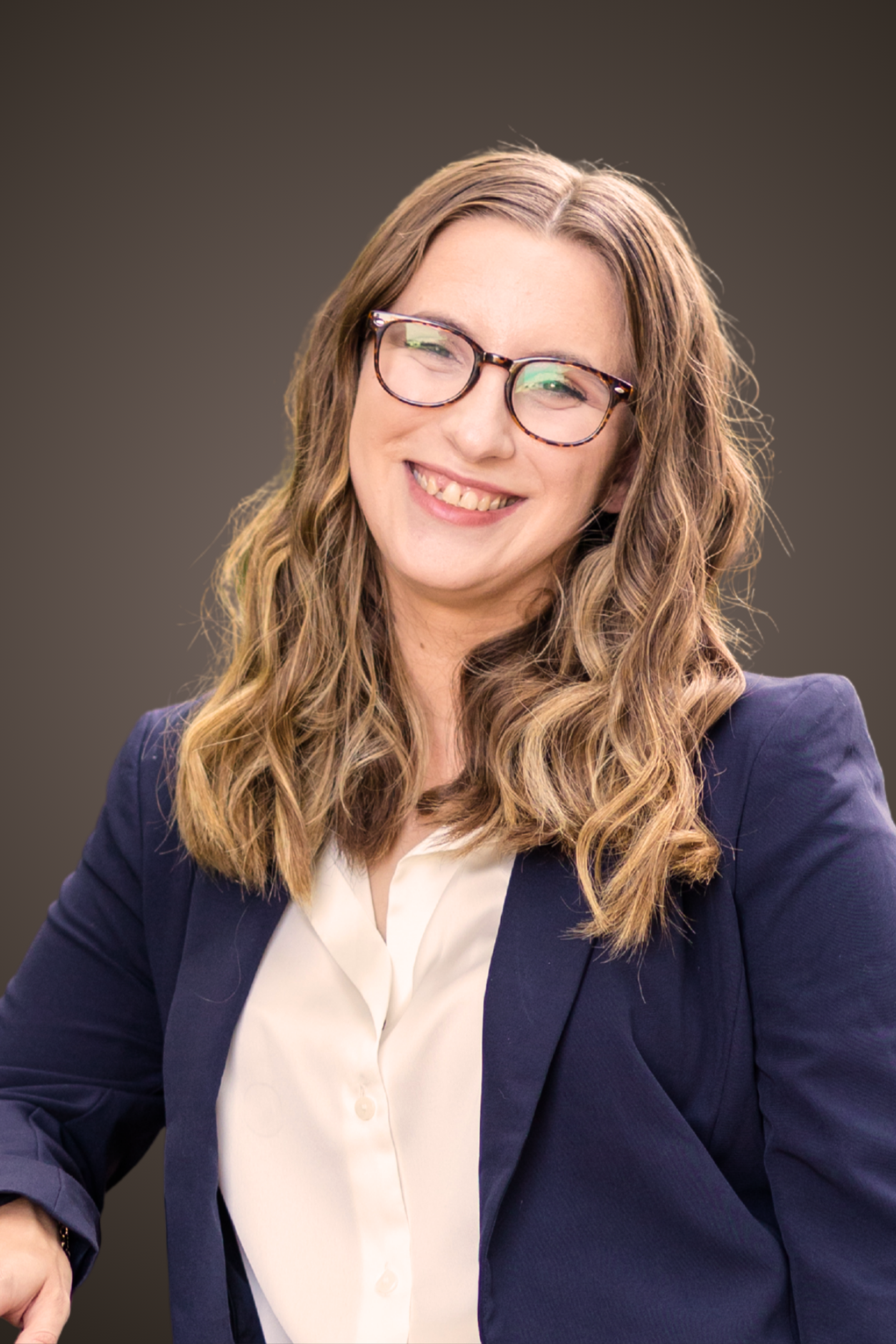 Elizabeth Witowich, licensed therapist at Love Roots Therapy offering teletherapy in Texas, Montana, Michigan, New York, and Oregon