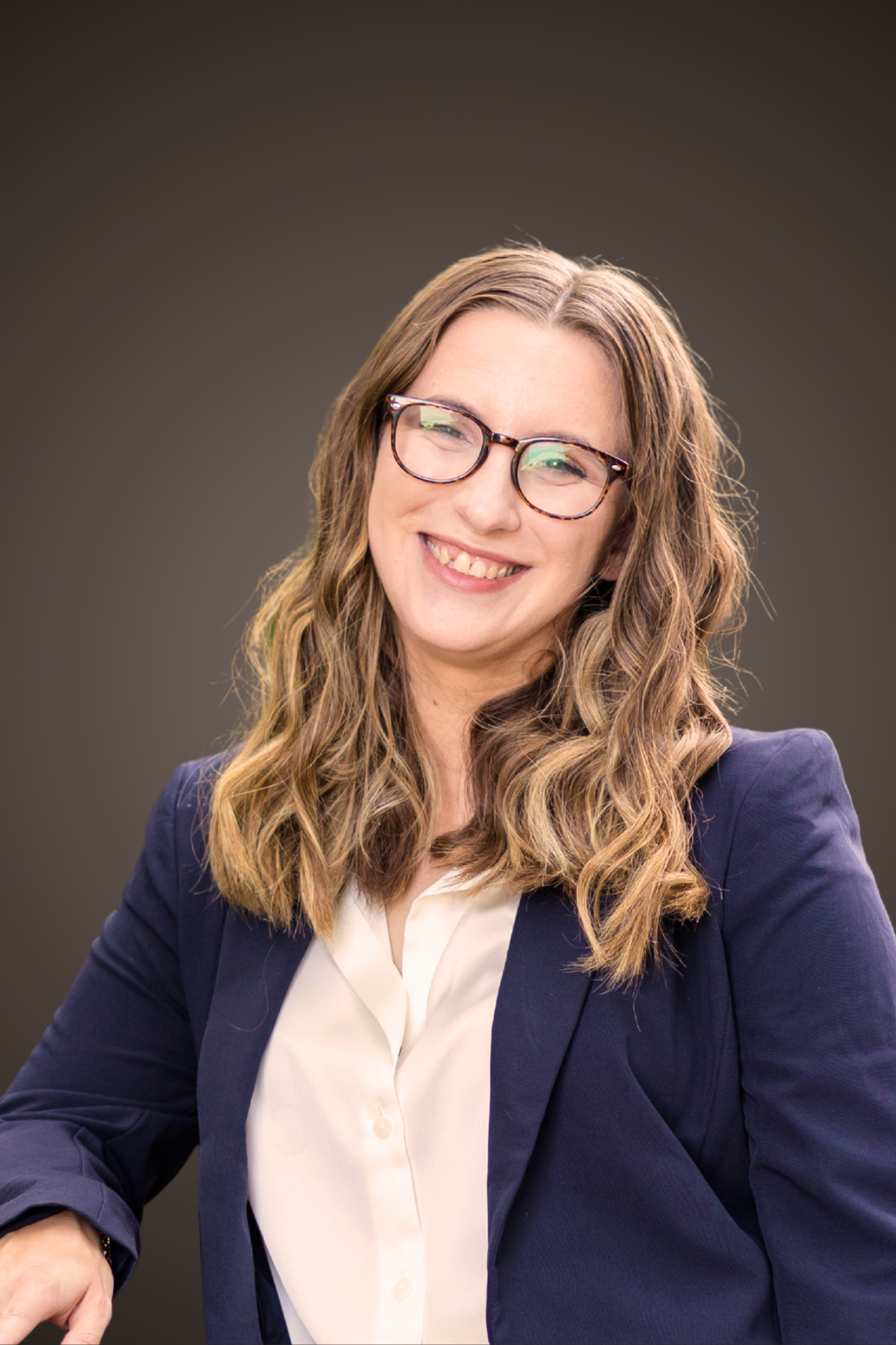 Elizabeth Witowich, licensed therapist at Love Roots Therapy offering teletherapy in Texas, Montana, Michigan, New York, and Oregon