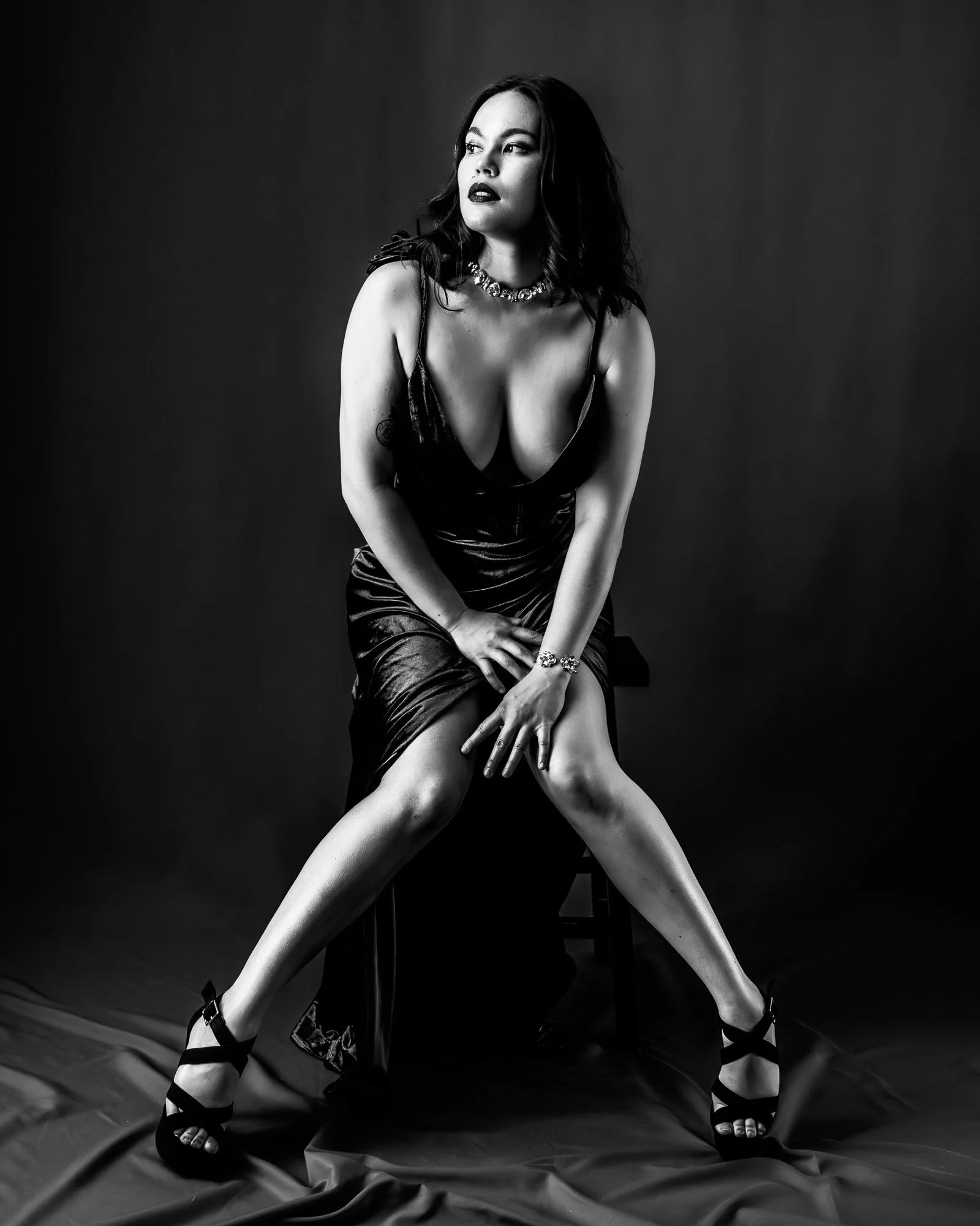 Black and white glamour boudoir photography Los Angeles by Rick Feldman Black Kat Studios