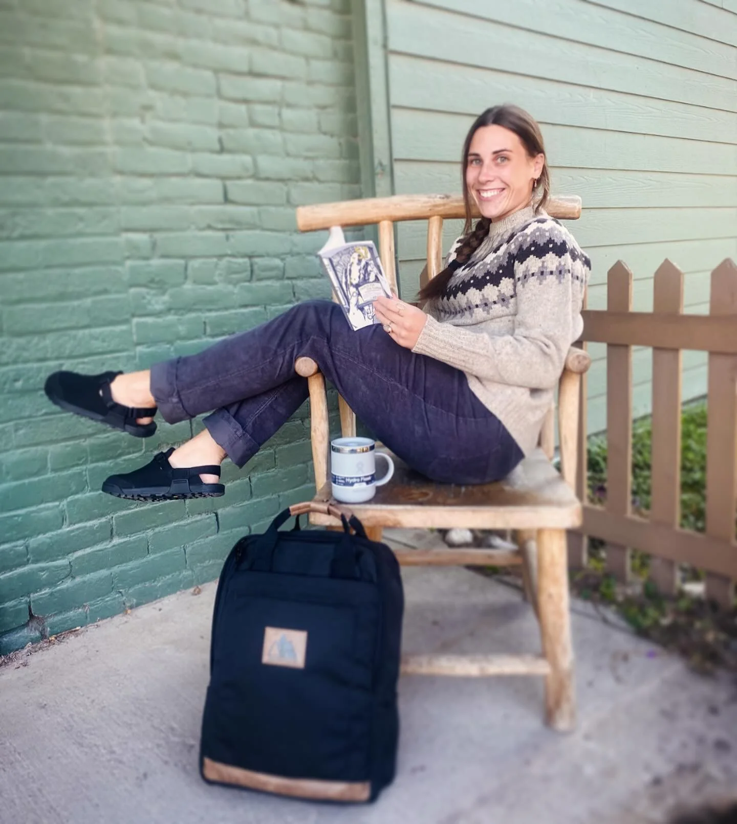 Cozy season is finally here! 🍂 🕯️ ☕️ 

Snuggle up with a good book (maybe @5.7haikusfortheclimber?) and a hot beverage in a @hydroflask mug, and stay warm in some @toadandcoclothing pants, a @royal_robbins sweater and some @bedrocksandals clogs! Yo
