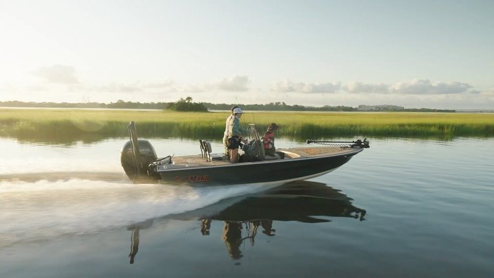Mercury Marine in Charleston, SC with Mako Boats featuring @thebeardlessfisher &amp; @pushpolechronicles 

Photographer/Director: @jon.erlien.photo 
Art Director: @mikeheidl 
Producer: @m2massey 
AC: @zp_visuals 

#fishing #cinematography #boating #m