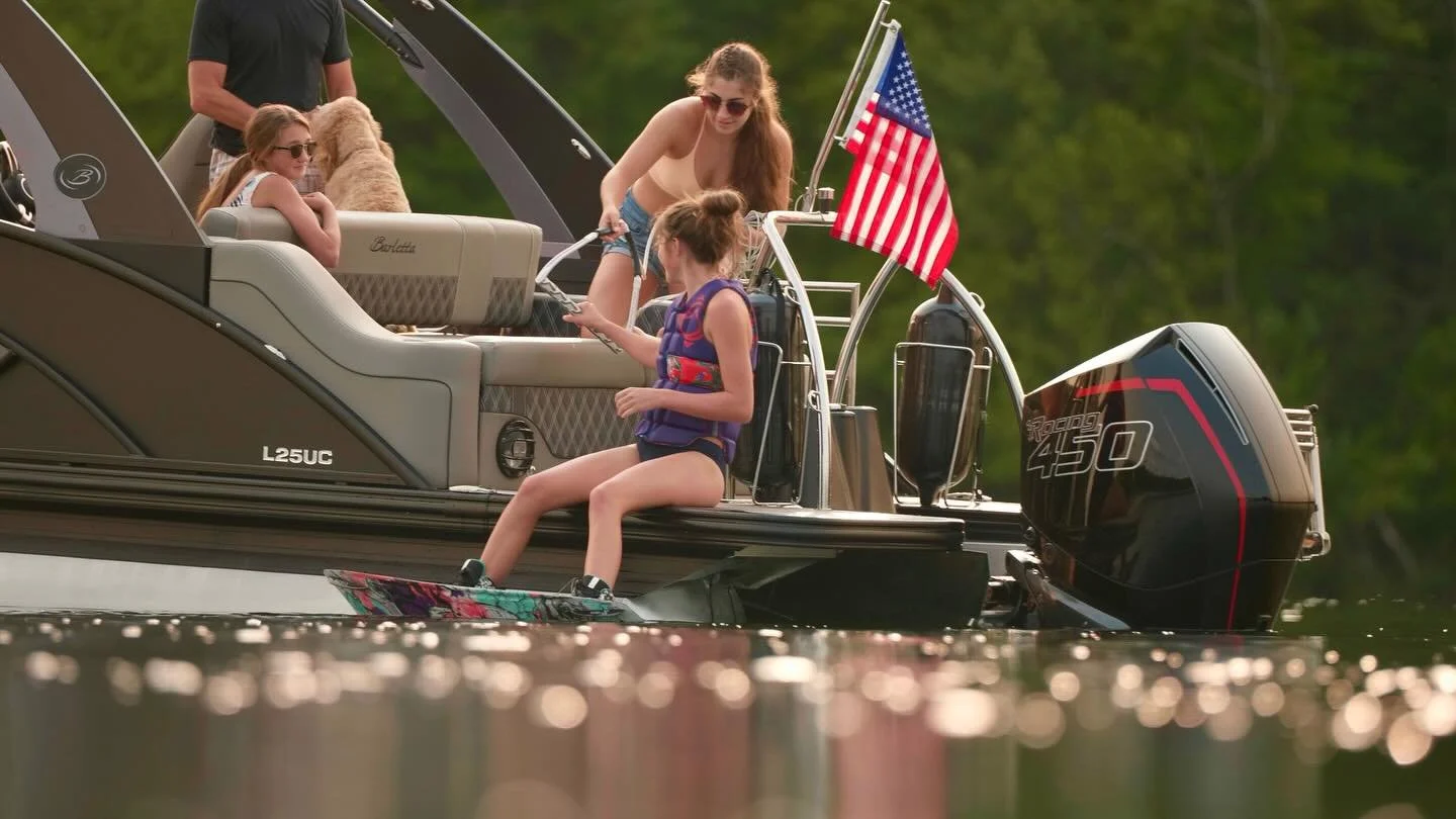 Frames of Wakeboarding with @barlettaboats 🙌🏻

Barletta Marketing: Jeff Roth
Stills Photography: Matt Seefeldt 
Still Photography: Ryan Lodermeier 
Camera Assistant: Spencer Nelson 
DIT/Editor: Chris Dougherty 
Photo-boat Driver: Mike Massey