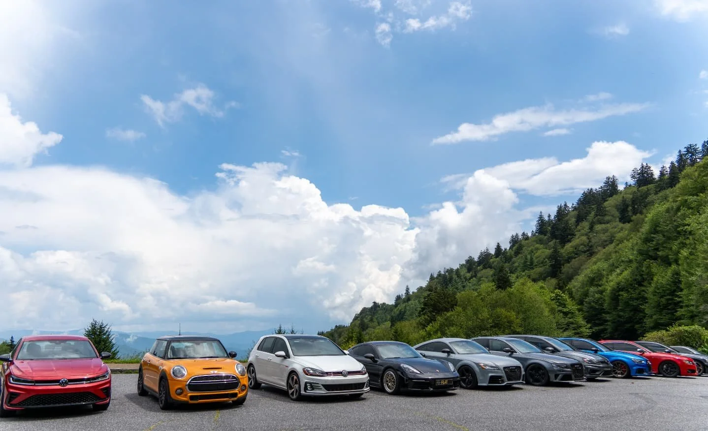 Some coverage of our Friday drive at Eurofest Maggie Valley.
📸 @rgutz33
🏎 @e.shack11
🏎 @iosuewnc
🏎 @rgutz33
🏎 @987.onederful_lady
🏎 @tylermccrink
🏎 @reliablenonsense
🏎 @echtgeil_gti
🏎 @nos_online
🏎 @steadyspin
🏎 @seansok6
#porsche #au