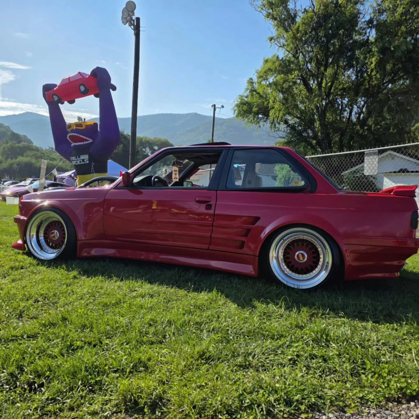 Widebody Wednesday needs to be a thing. Shot of Damian's E30 and our winner for Best Wheels at Eurofest.
🏎 @damepeters
📸 @nos_online
#e30 #widebody #bbswheels #bmwlovers #rollmodelscarclub #becomearollmodel #classicbmw #e30coupe #bmw #redcar #