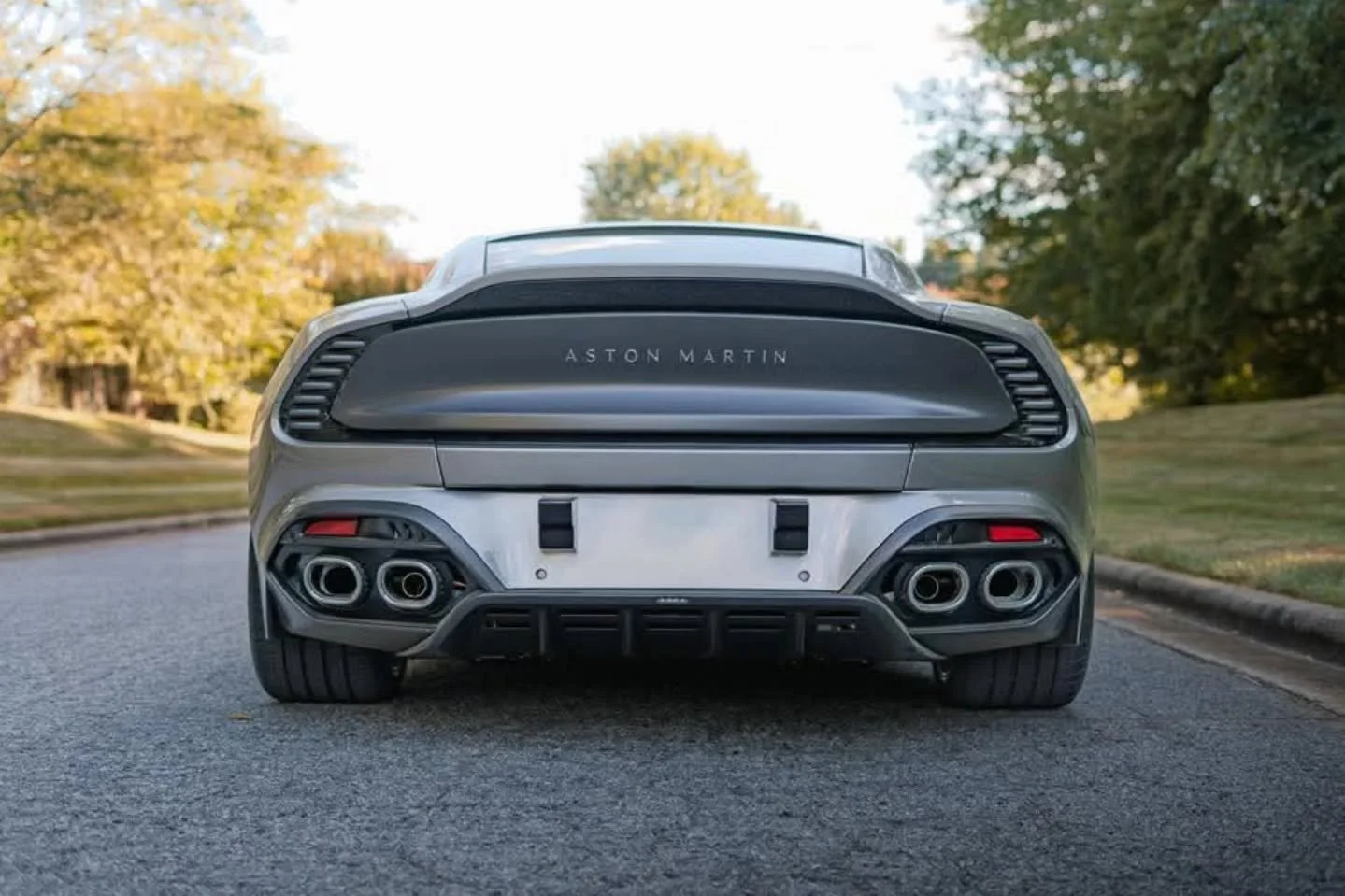 Tooshie Tuesday with this shot from Justin of an Aston Martin Vanquish.
📸 @jhc._.photo
#tooshietuesday #astonmartin #astonmartinvanquish #vanquish #aston #astonmartinf1 #rollmodelscarclub