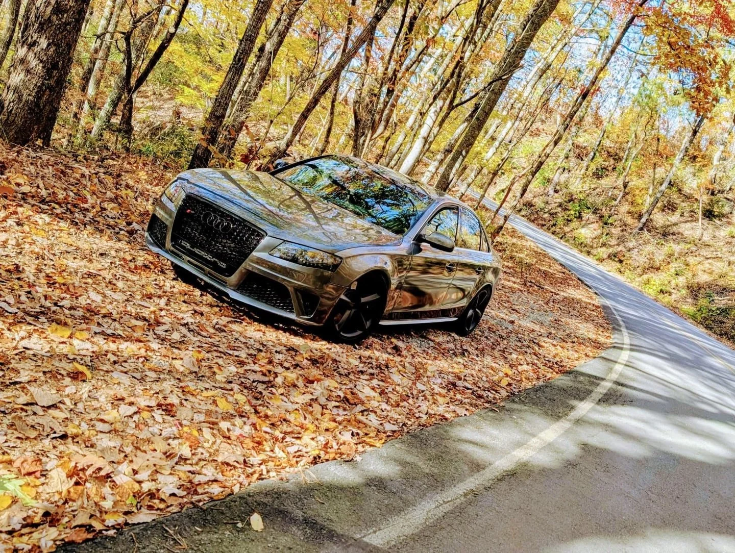 Missing driving season yet?!? Today's post is from Sean and his Audi S4.

🏎 @seansok6 

#audi #audisport #rollmodelscarclub #mountaindrive #blueridgemountains