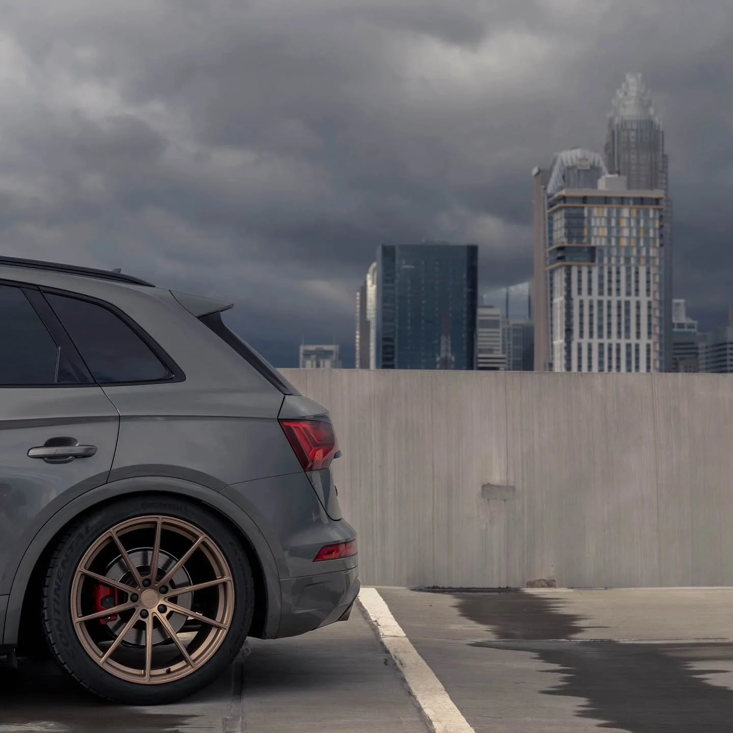 Wheel Wednesday from Brooke and her SQ5!  These @wlforged wheels really pop!

🏎 @brooke.hospelhorn

📸 @abernathy.media 

#rollmodelscarclub #cltnc #wlforgedwheels #audi #sq5