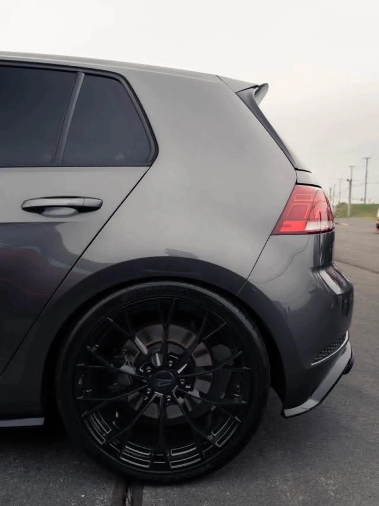 Wheel Wednesday from Cailey and her MK7 Golf R.

🏎 @cailey.morgan 

#vwmk7 #rollmodelscarclub #volkswagen #wheelwednesday #ladydriven