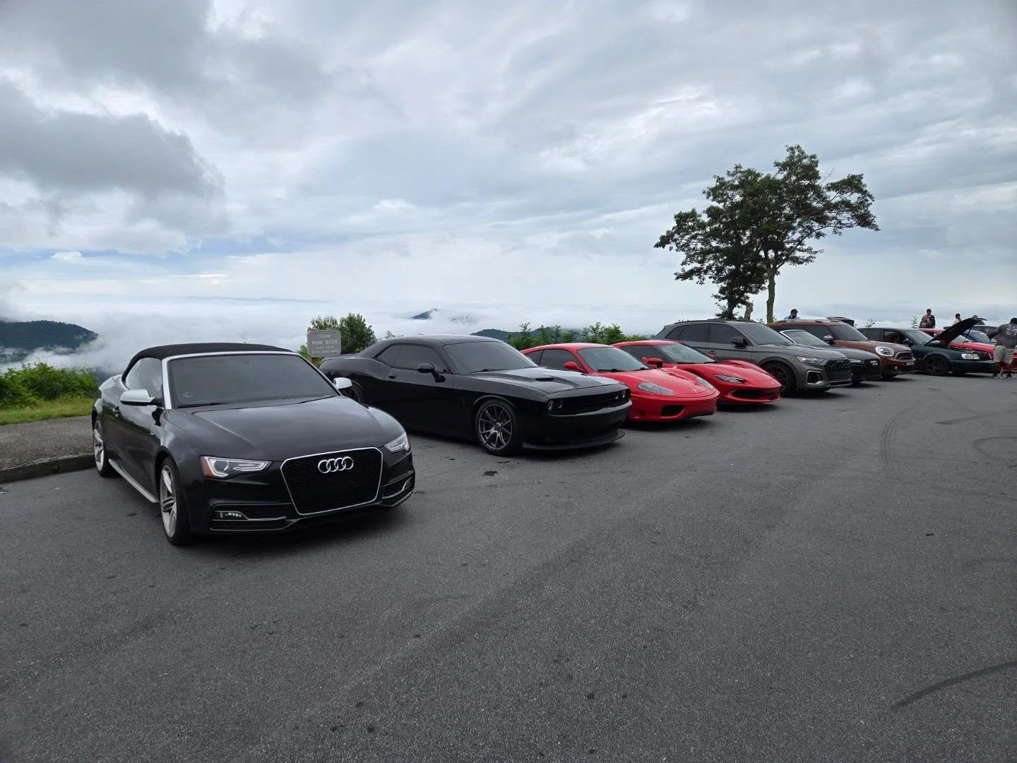 Coverage from the drive this past weekend. 

🏎 @pokelmj
🏎 @knisleygarage
🏎 @kerilynn1714
🏎 @987caymansg
🏎 @brooke.hospelhorn
🏎 @honeybadger_s4
🏎 @echtgeil_gti
🏎 @gonterjohn
🏎 @johnkipkish
🏎 @fmbarnard 
🏎 @iosuewnc 

#blueridgeparkway #roll