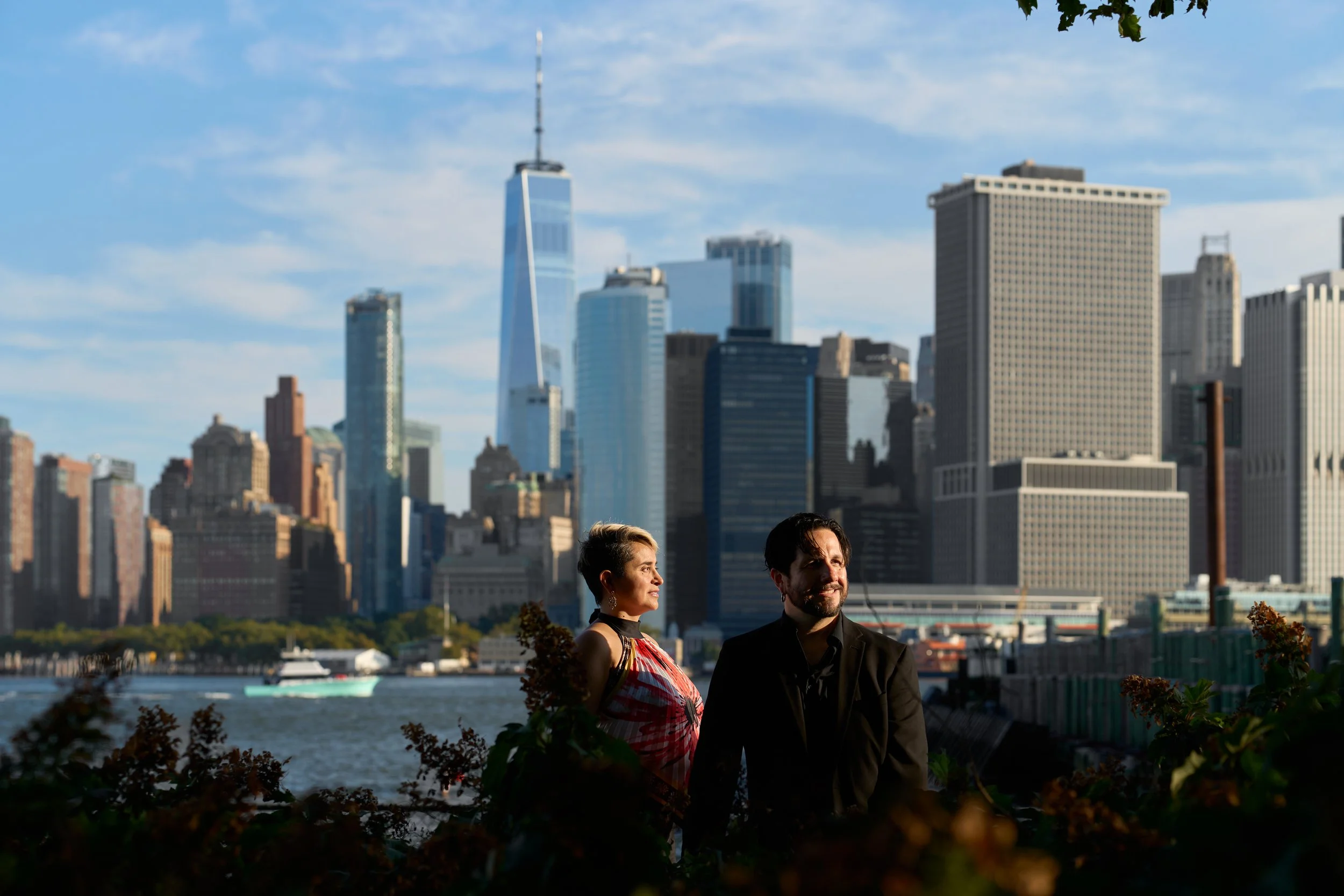 nyc-engagement-photos-manhattan-skyline-couple-portrait.jpg