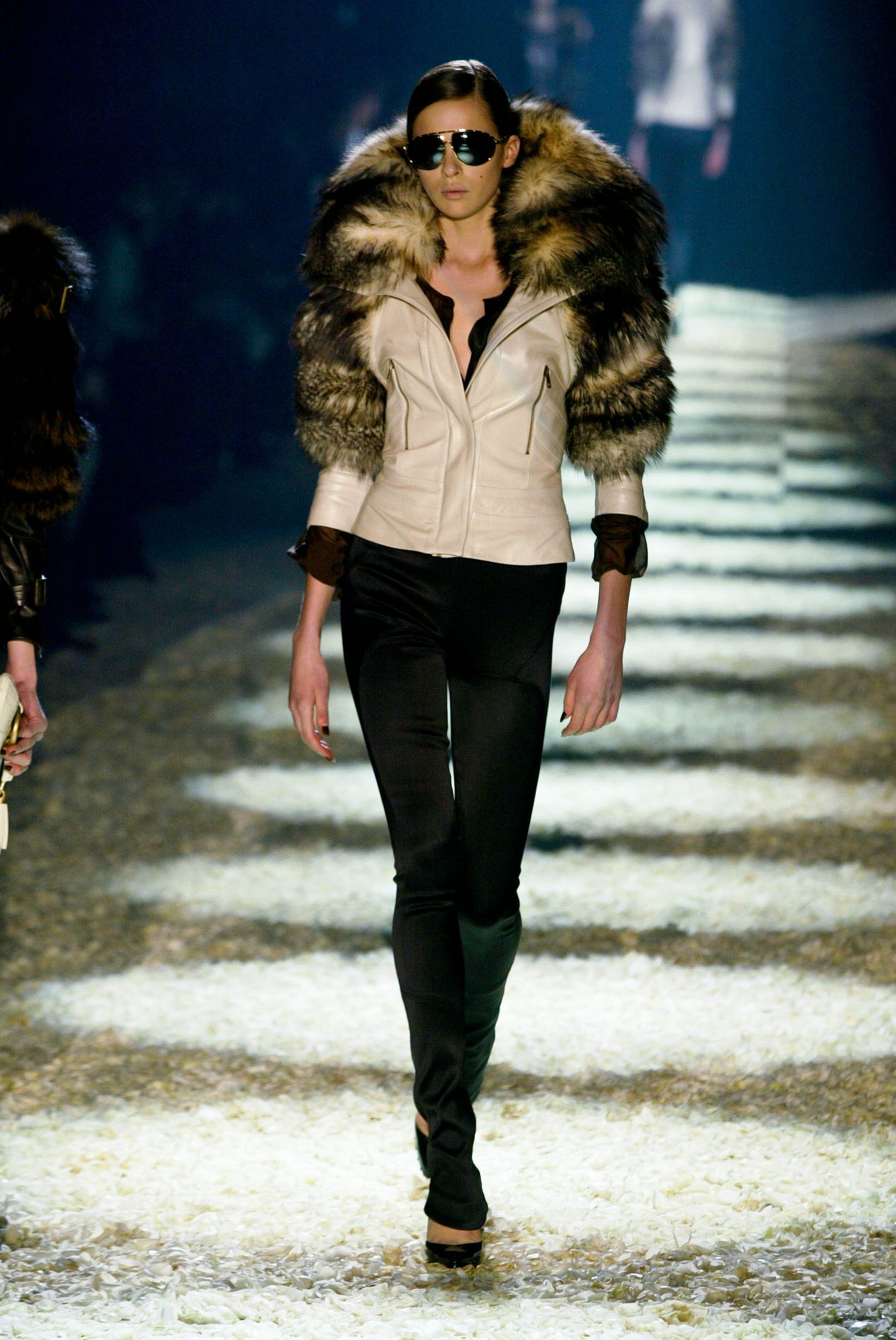 Gucci 2003 Women RTW 64.jpg