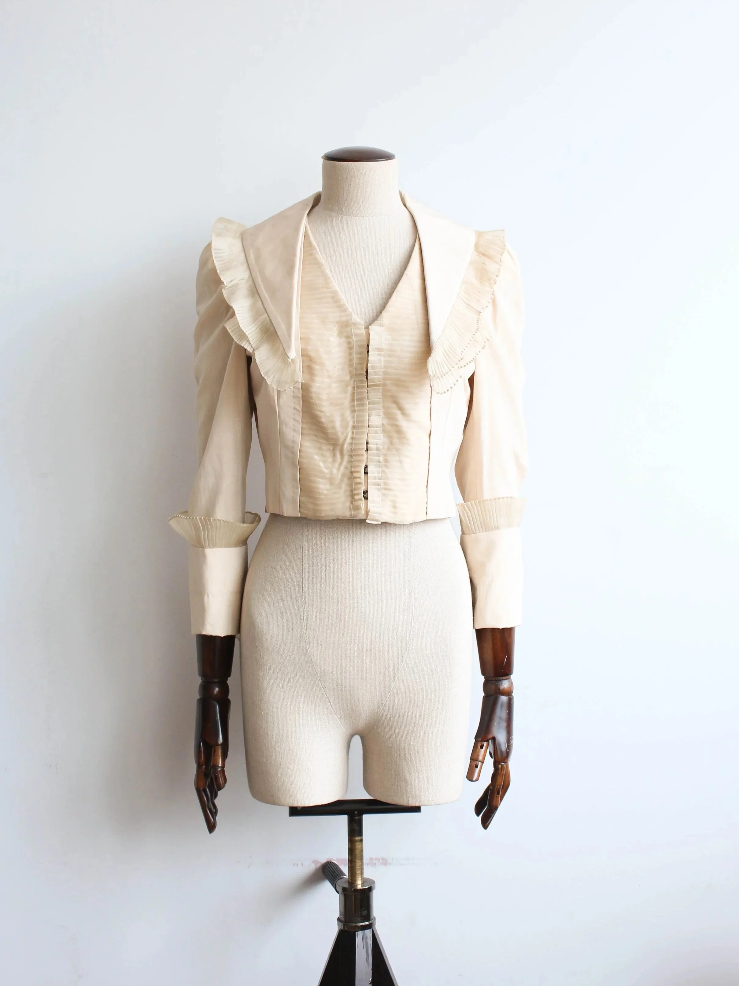 Alexander McQueen S/S07 'Sarabande' Cream Ruffled Silk Moire Jacket