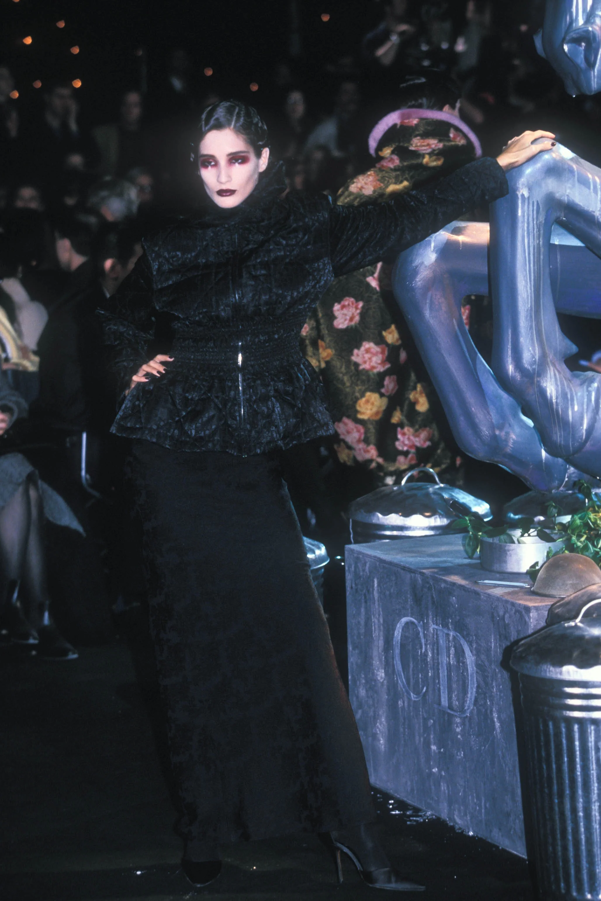 Christian Dior 1998 Women RTW 96.jpg