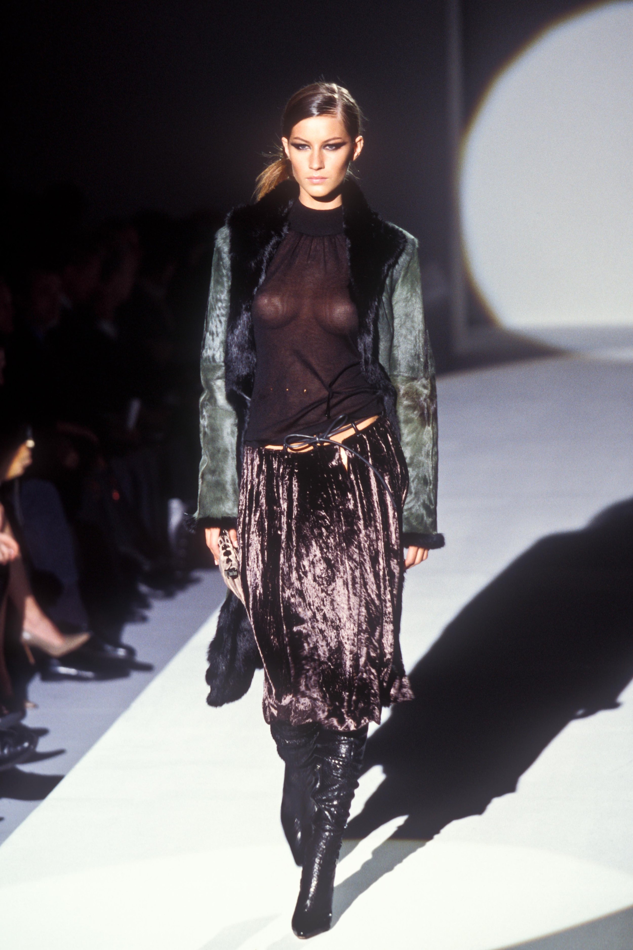 Gucci 1999 Women RTW 125.jpg