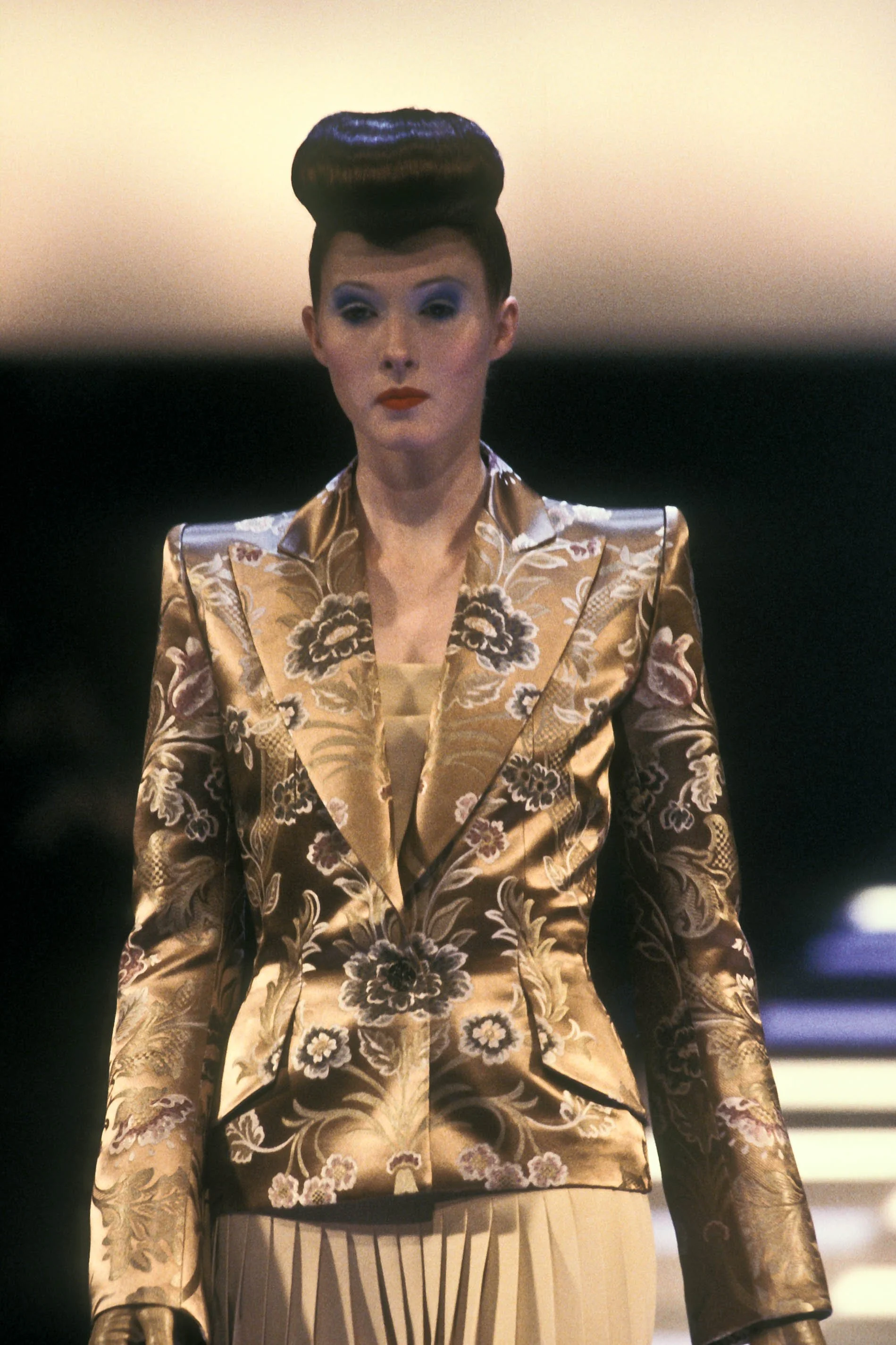 Givenchy 1998 Women RTW 98.jpg