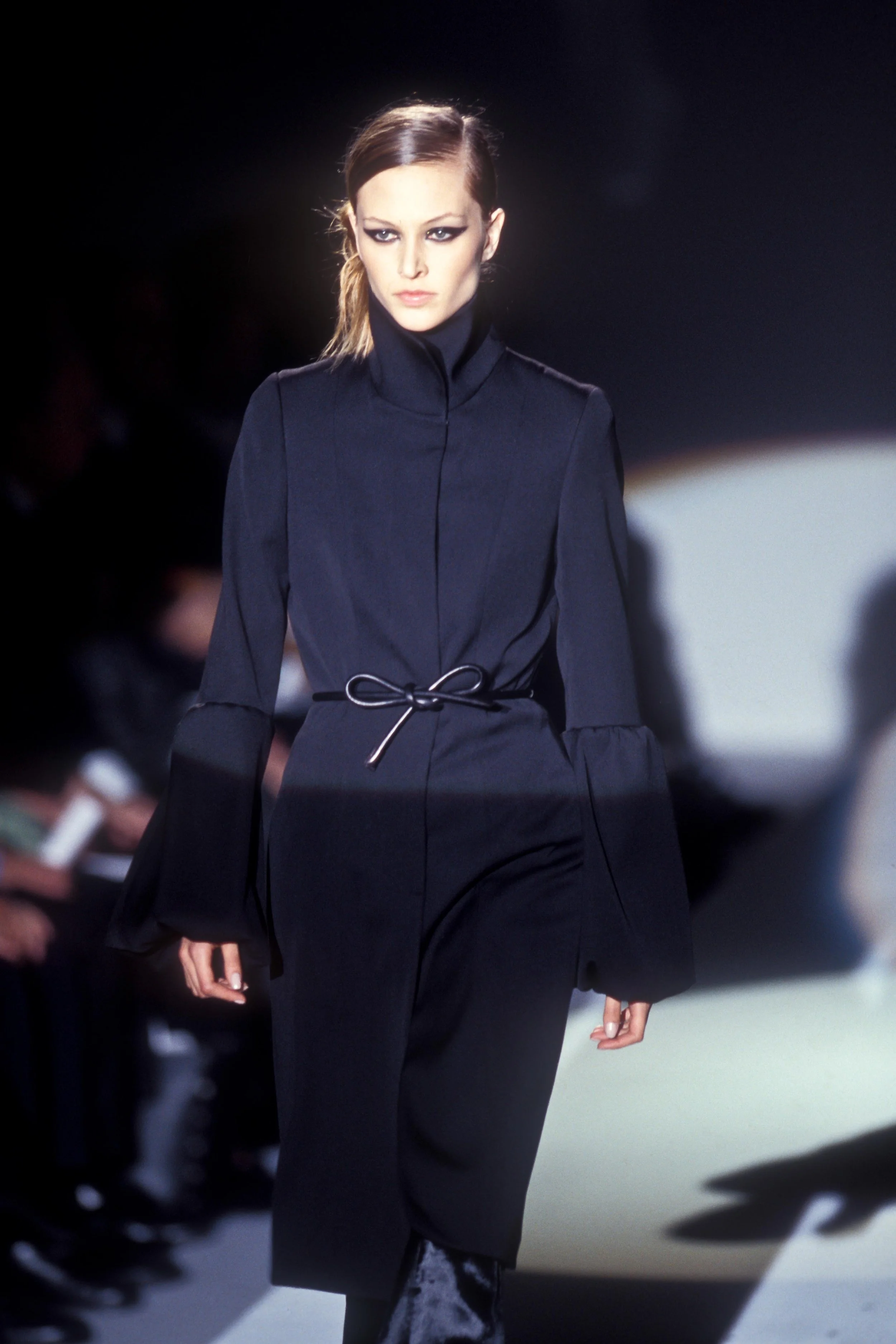 Gucci 1999 Women RTW 92.jpg