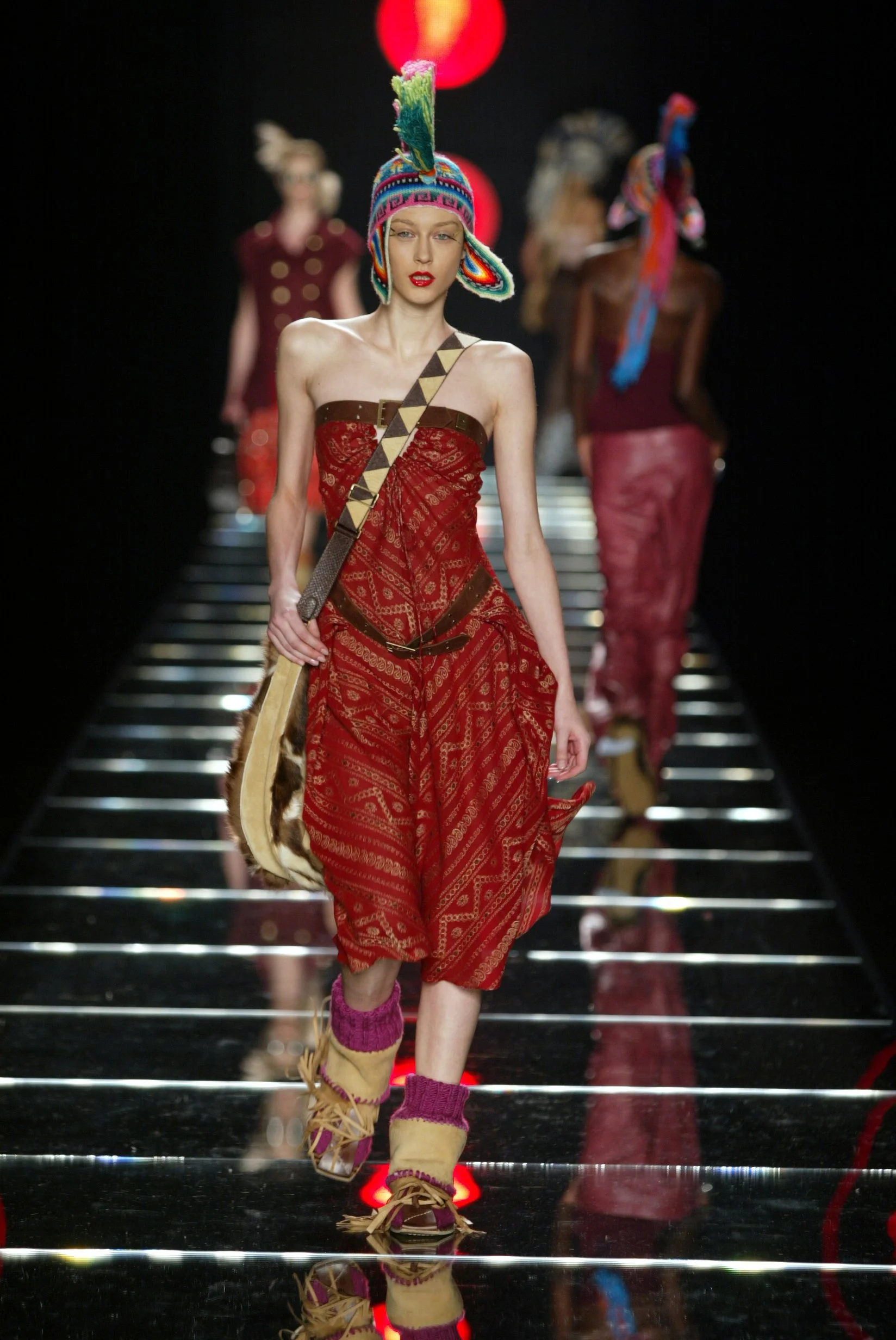 Christian Dior 2002 Women RTW 25.jpg