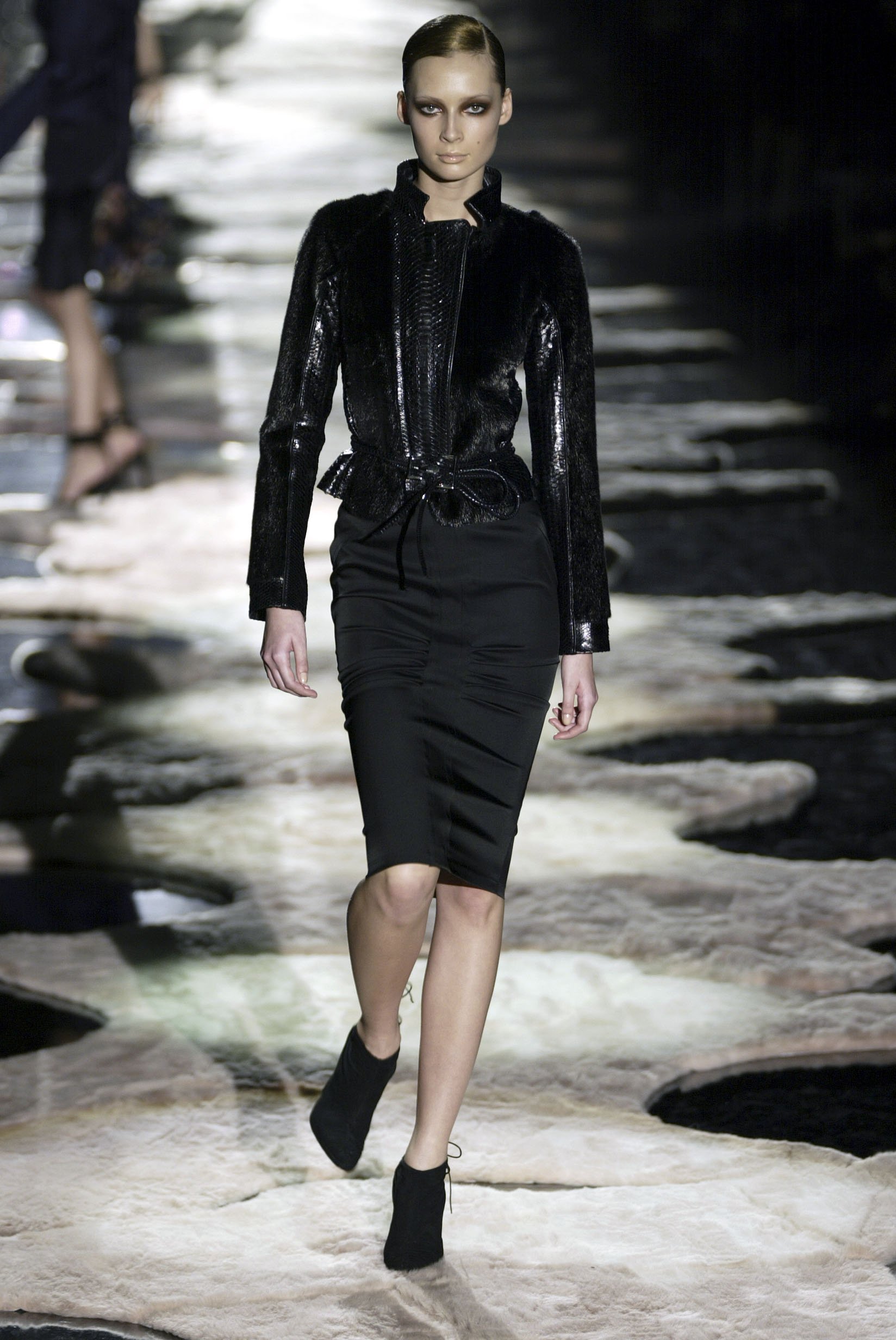 Gucci 2004 Women RTW 21.jpg