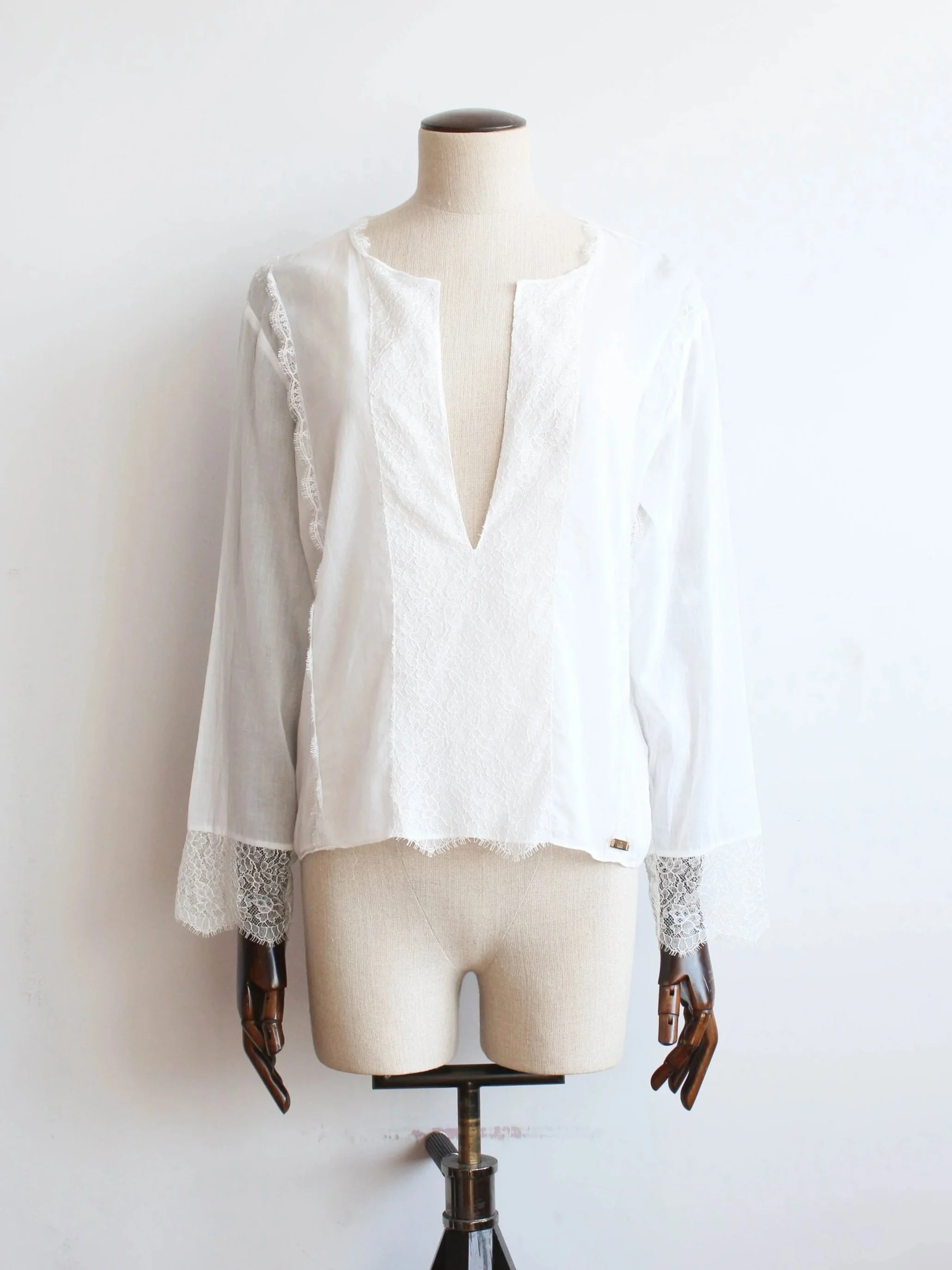 Gucci by Tom Ford S/S00 White Lace Trim Shirt