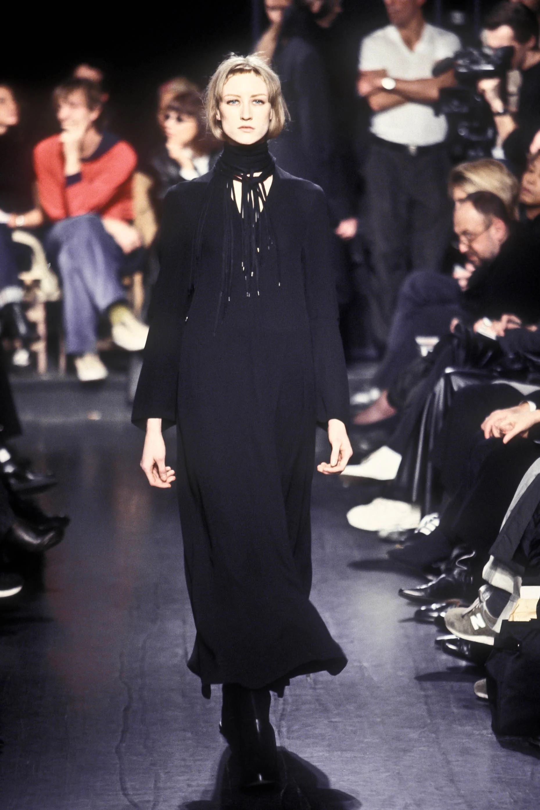 Ann Demeulemeester 1999 Women RTW 7.jpg