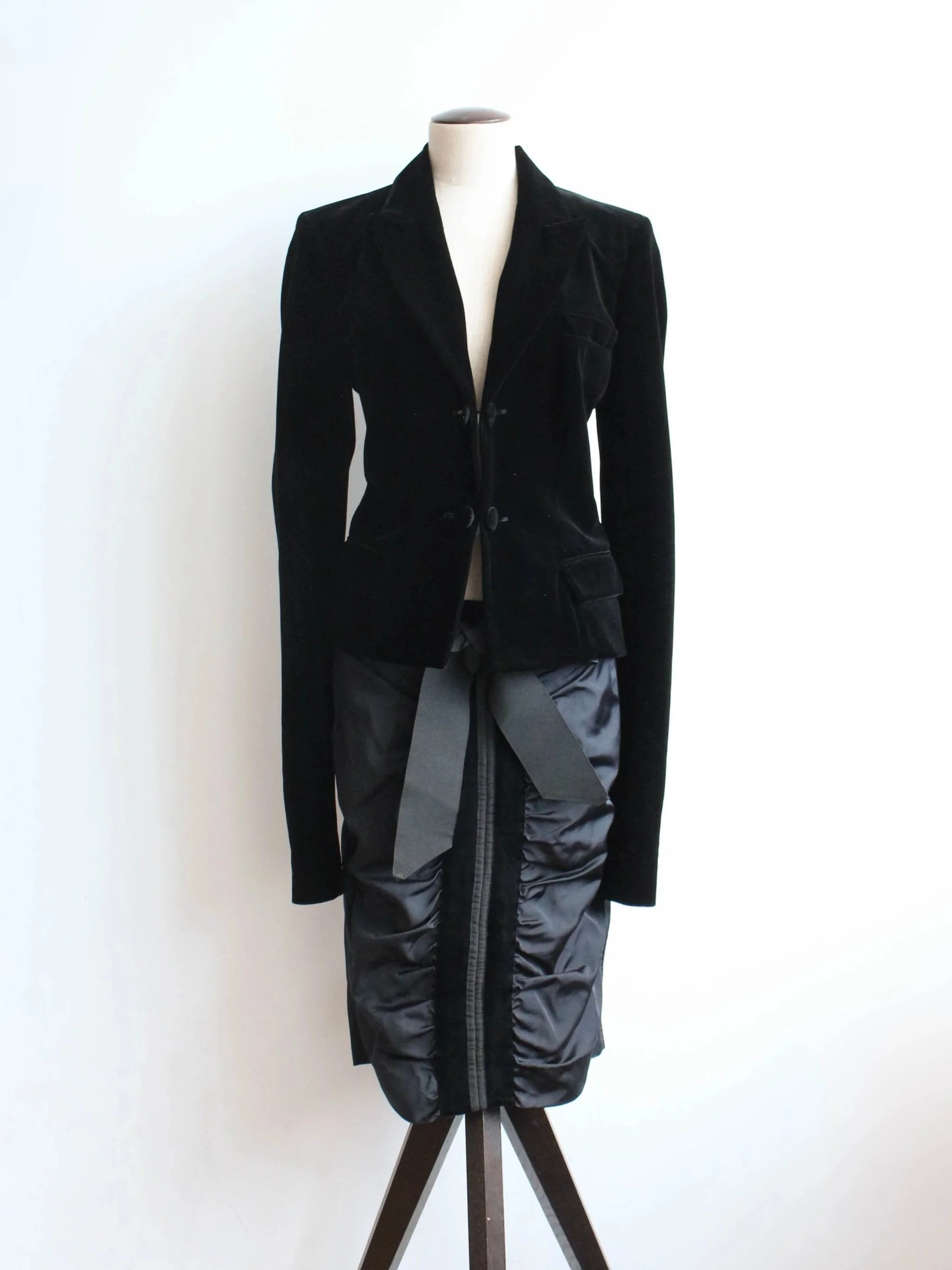 Yves Saint Laurent by Tom Ford A/W02 Black Velvet & Silk Skirt Suit