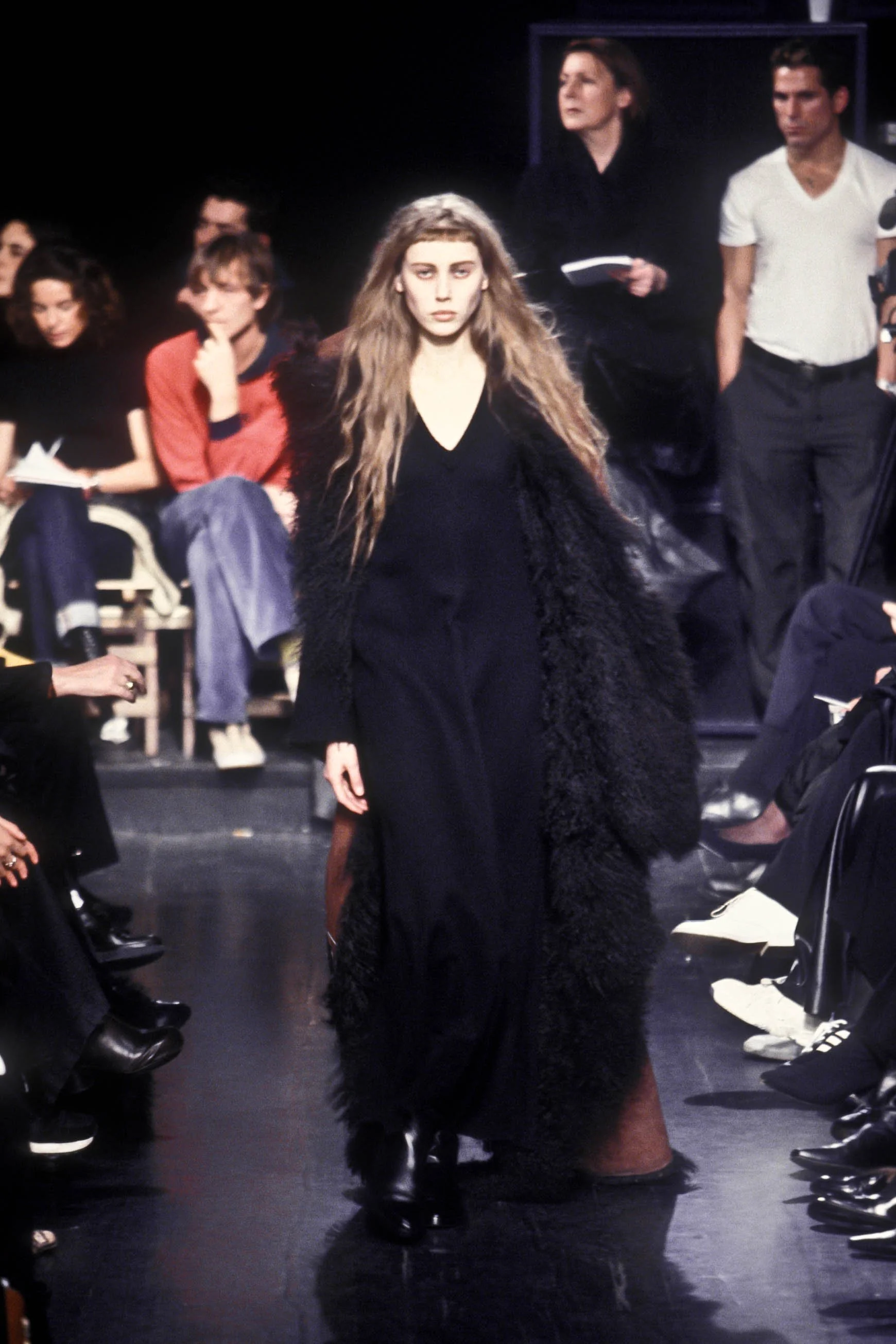 Ann Demeulemeester 1999 Women RTW 27.jpg