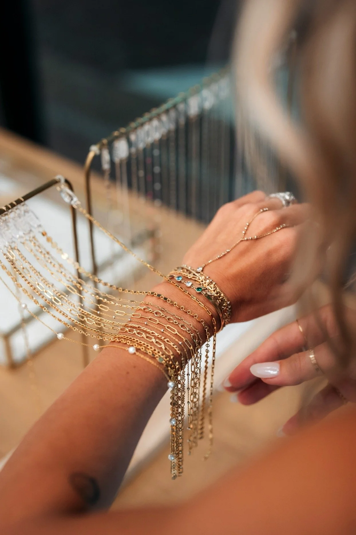 In-store permanent jewelry in Mercato Naples