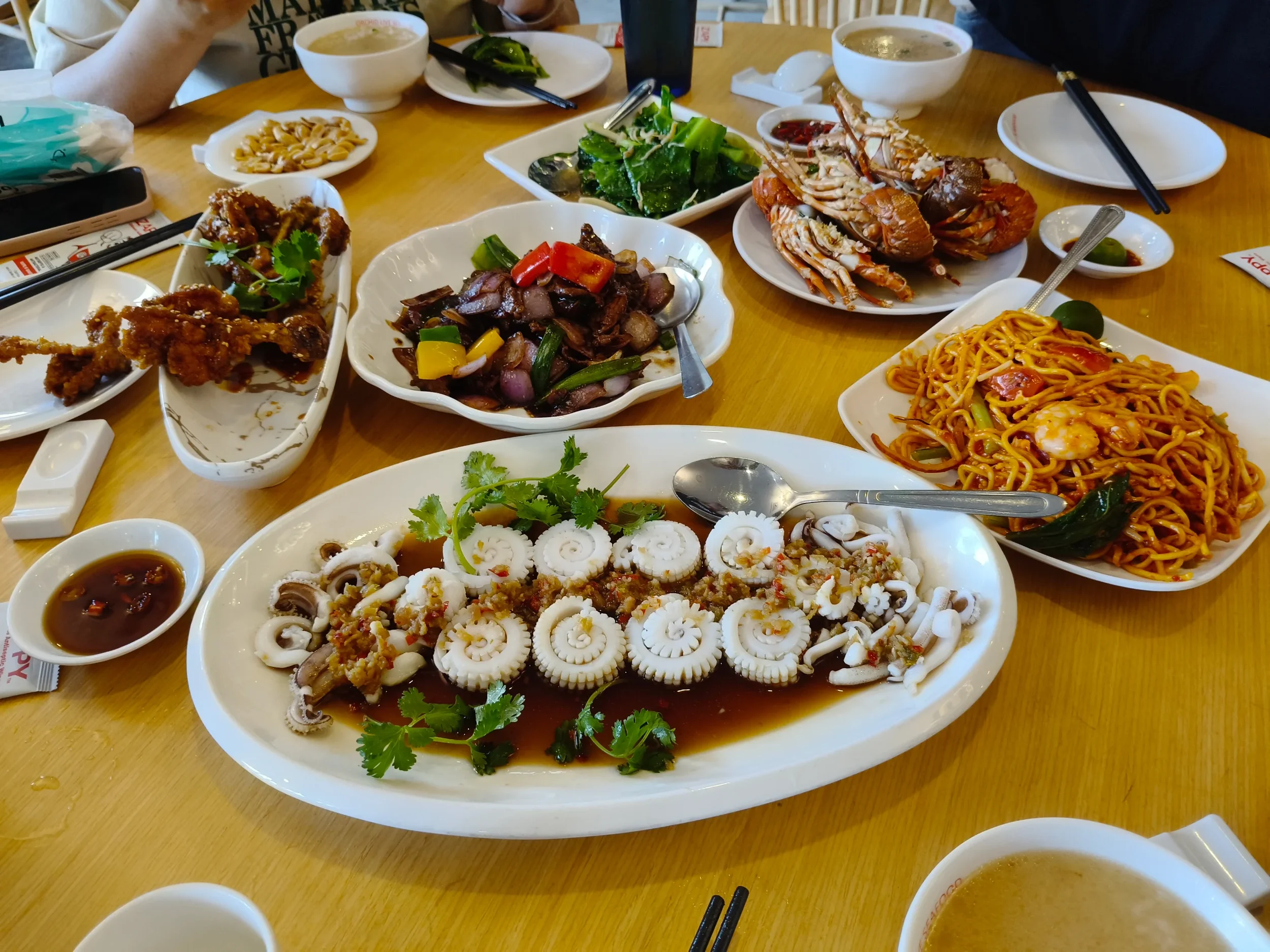 seafood, steamed squid, lobsters