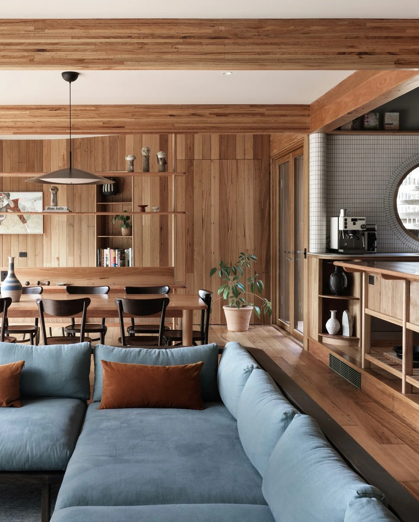 Designed by @keep___studio Lorne Treehouse perches among eucalypts&mdash;light-footed, steel-framed, and designed for a family, with handmade details and calm spaces tuned in to the canopy.

Tap the link in bio to discover more 🌿

Photos Alexander W