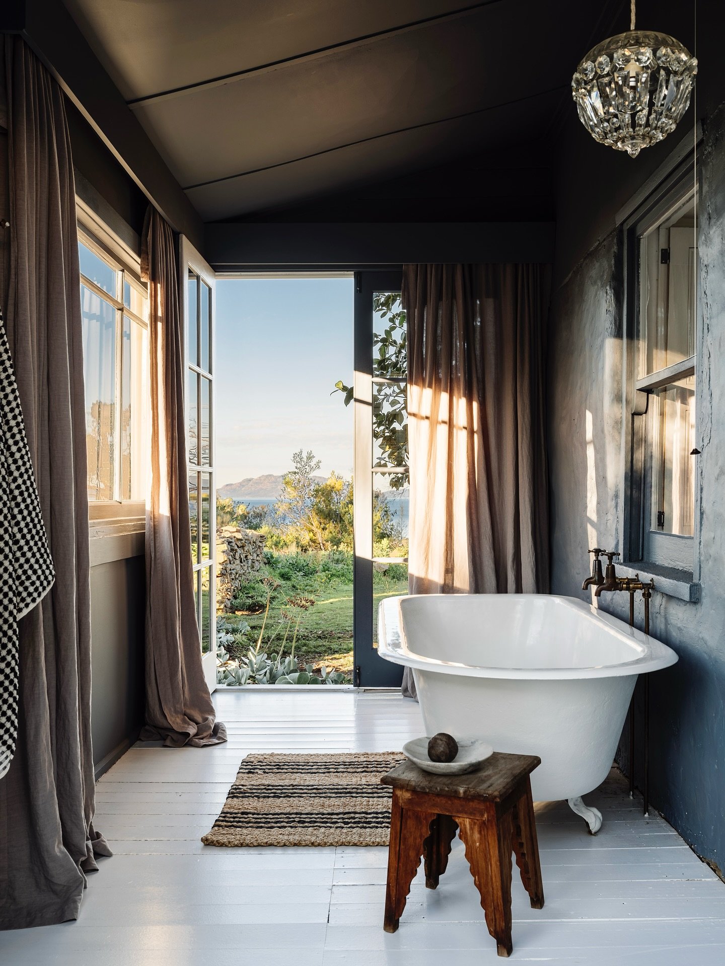 Shaped by the coastal landscape and a deep sensitivity to place, The Burrows @the_burrows_swansea reimagines an 1860s weatherboard cottage into a calming Tasmanian escape.

Tap the link in bio to discover more ✨

Photos @adam.gibson.photo