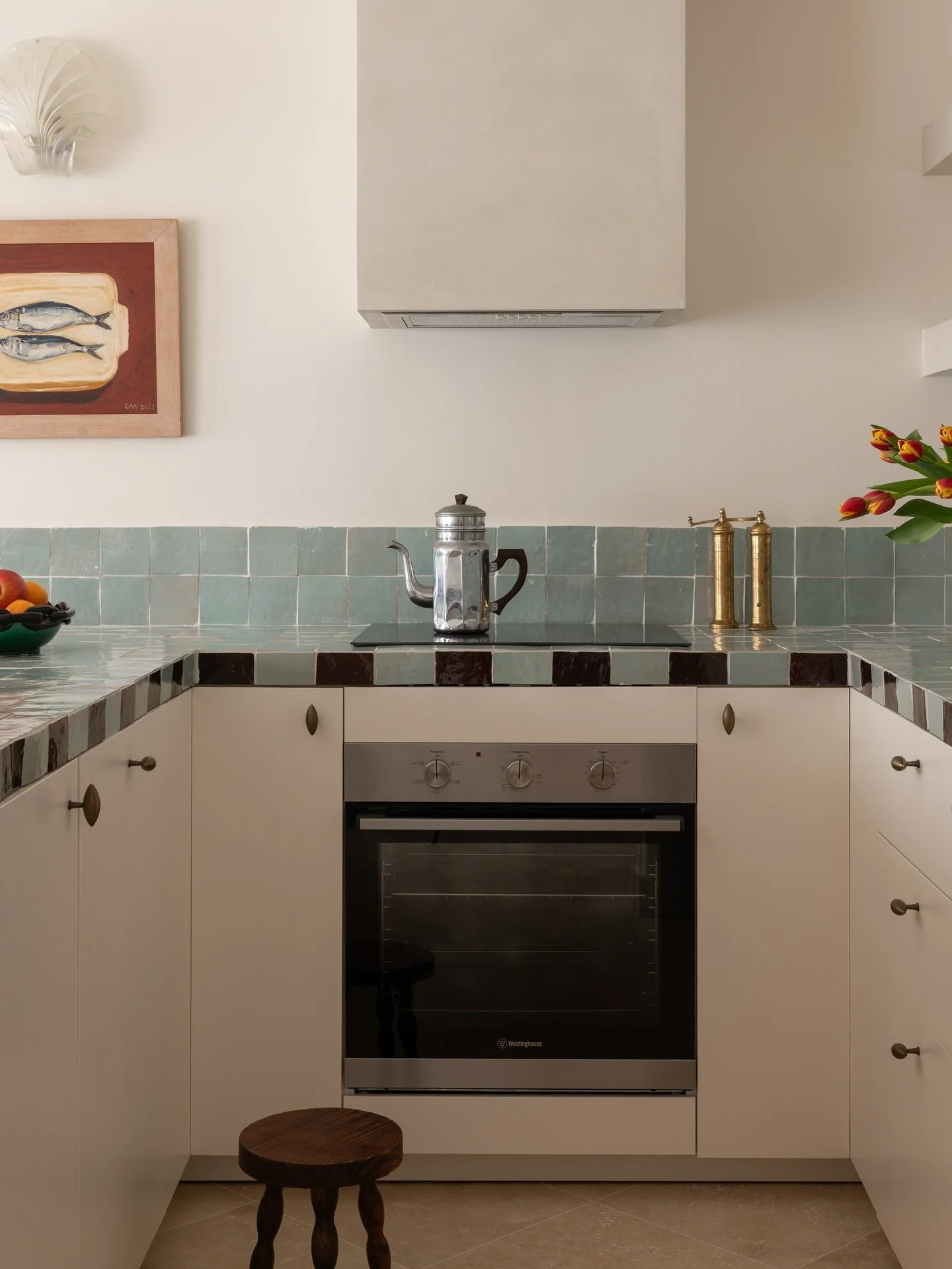 @ricscottesloe is a seaside stay with the sensibility of a coastal pied-&agrave;-terre, a design-led apartment where layered materiality and considered details set the tone for slow days by the water.

Tap the link in bio to discover more ✨

Photos @