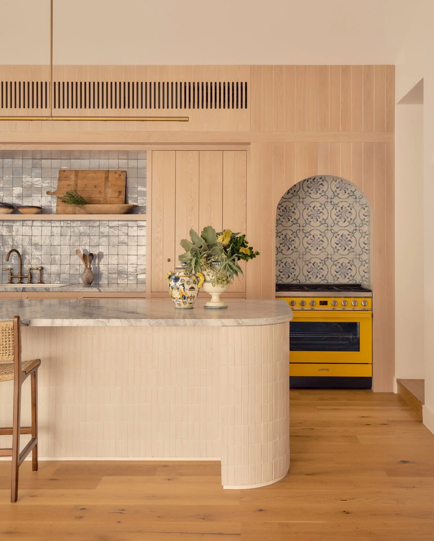 Designed by @fieldroom in collaboration with @jono.fleming &ndash; Casa Bungan moves beyond beachside neutrals, layering Mediterranean warmth with an Australian coastal rhythm.

Tap the link in bio to discover more ✨

Photos @nicgossage 
Interiors @f