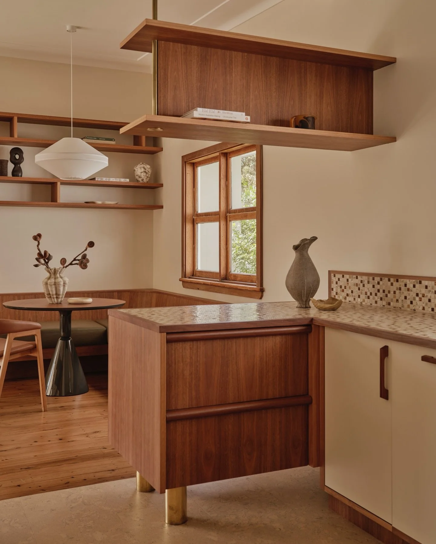 Designed by @fivefootonedesign &ndash; Newport House is a reimagining of a 1960s beach house where mid-century character shapes a layered family home with a modern sensibility.

Tap the link in bio to discover more ✨

Photos @jacqui_turk 
Styling @ke