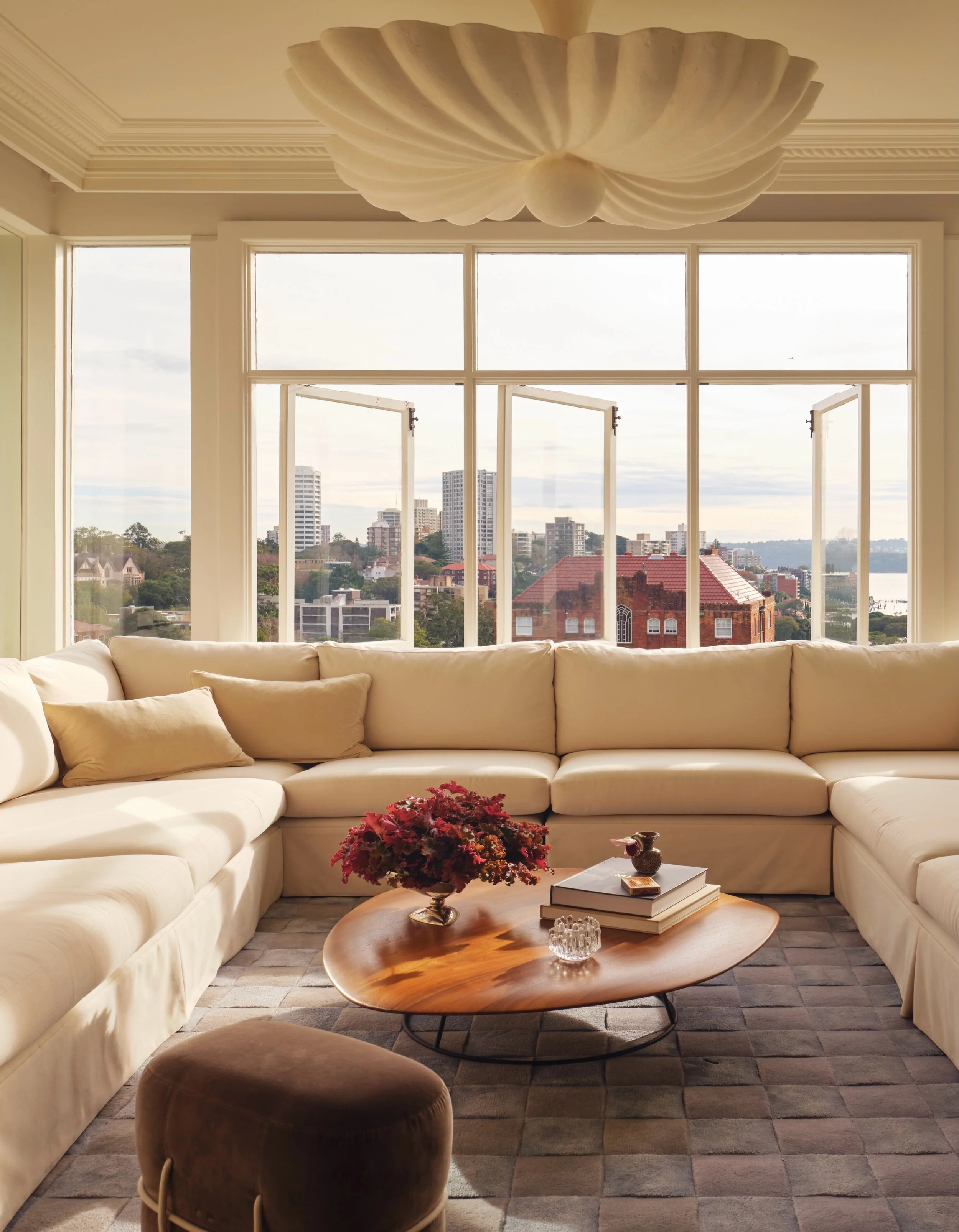 Inside a 1920s Spanish-style building, @smac_studio principal Shona McElroy has transformed her Edgecliff penthouse into a home shaped by Parisian romance and architectural character.

Tap the link in bio to discover more 💌

📷 @dave_wheeler 
Interi