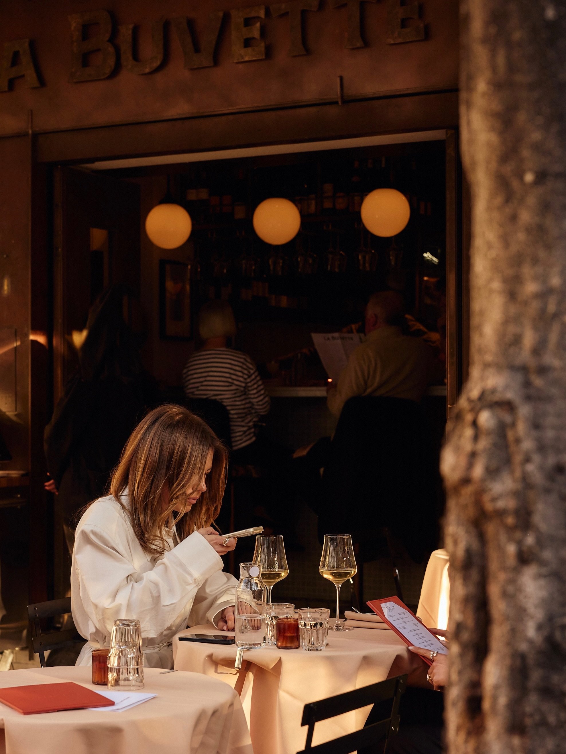 @labuvette_pottspoint has opened on Challis Avenue in Potts Point &ndash; a Parisian-inspired wine bar pairing classic French dishes, a French-led wine list and a chic, intimate interior by @studio_gram 

Tap the link in bio to discover more 🦢 

📷 