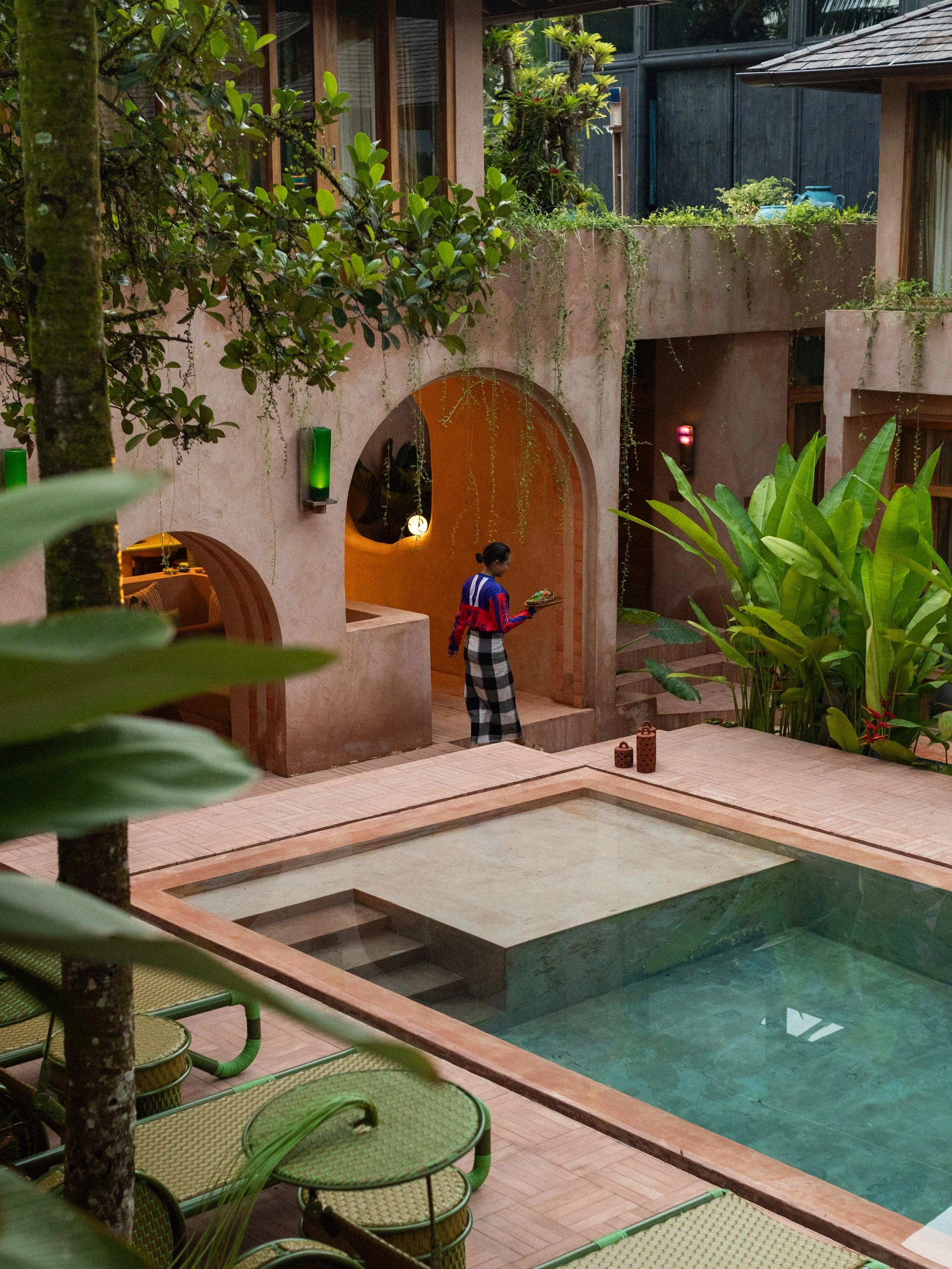 @ysg.studio brings surrealism and local artisanship to @moongangbali &ndash; a five-suite Balinese retreat hidden in Ubud&rsquo;s rice fields, where wellness and design shape a more playful kind of escape.

Tap the link in bio to discover more 🪅

📷