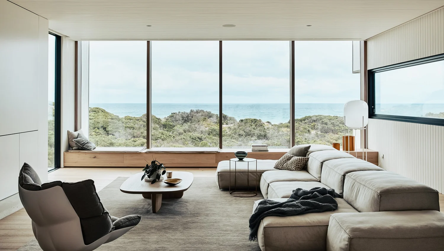 30 Minimalist Living Room Ideas for a Clean, Cozy, Modern Home - Minimalist Planned Functionality Leasing Ideas