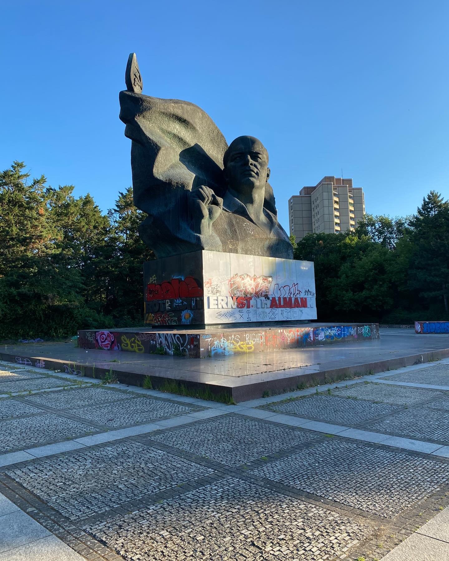 God morgen-berliner-l&oslash;betur. Havde glemt l&aelig;sebrillerne, set forkert p&aring; Google Maps og anede ikke, hvor jeg endte p&aring; denne f&oslash;rste morgen i Berlin, hvor jeg skal v&aelig;re hele juli. Men god rute - lidt til den lune sid