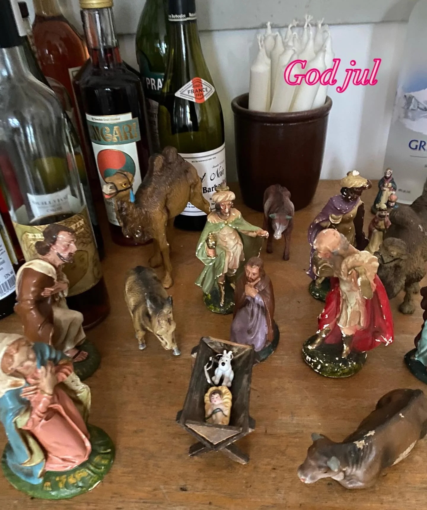 N&aelig;ste &aring;r g&oslash;r vi noget ved bagt&aelig;ppet, men ingen jul p&aring; fjerde uden dette sceneri.

Fredfyldte og dejlige juledage til alle🕊️❤️