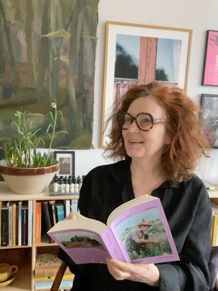 I ugens l&oslash;b var jeg g&aelig;steunderviser p&aring; uni. Det er altid en forn&oslash;jelse med mulighed for at g&aring; forbi boghandlen, hvor de desv&aelig;rre ikke havde de b&oslash;ger, jeg skulle bruge. Til geng&aelig;ld havde de en, jeg ik